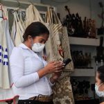 Emprendimientos privados buscan espacio en Cuba frente a la escasez y las restricciones