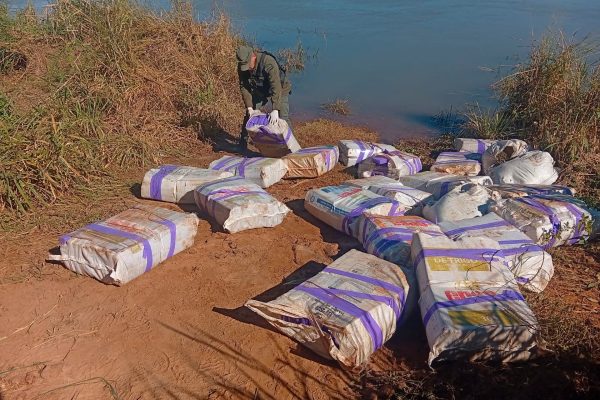 Hallaron más de 1.500 kilos de marihuana ocultos entre muebles en un camión proveniente de Brasil