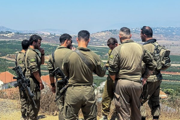 Israel lanzó una nueva operación contra Hezbollah en el sur de Líbano e instó a evacuar Arab Salim