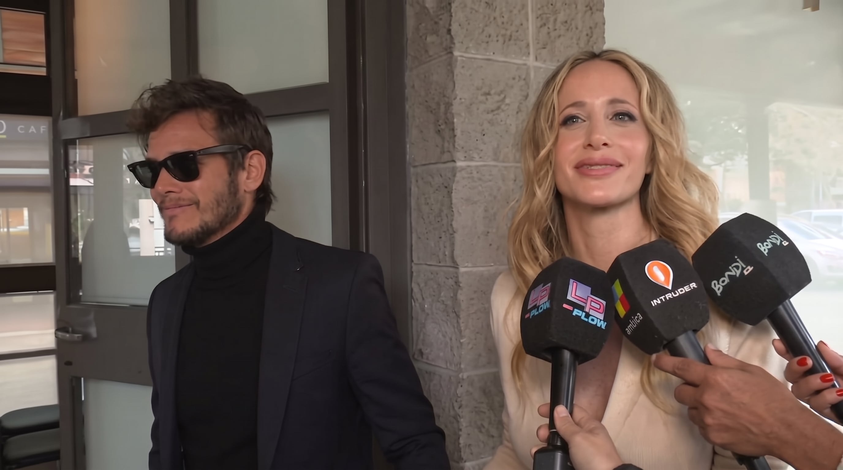 Julieta Prandi y Emanuel Ortega en el Civil (Captura America) (Imagen Ilustrativa Infobae)
