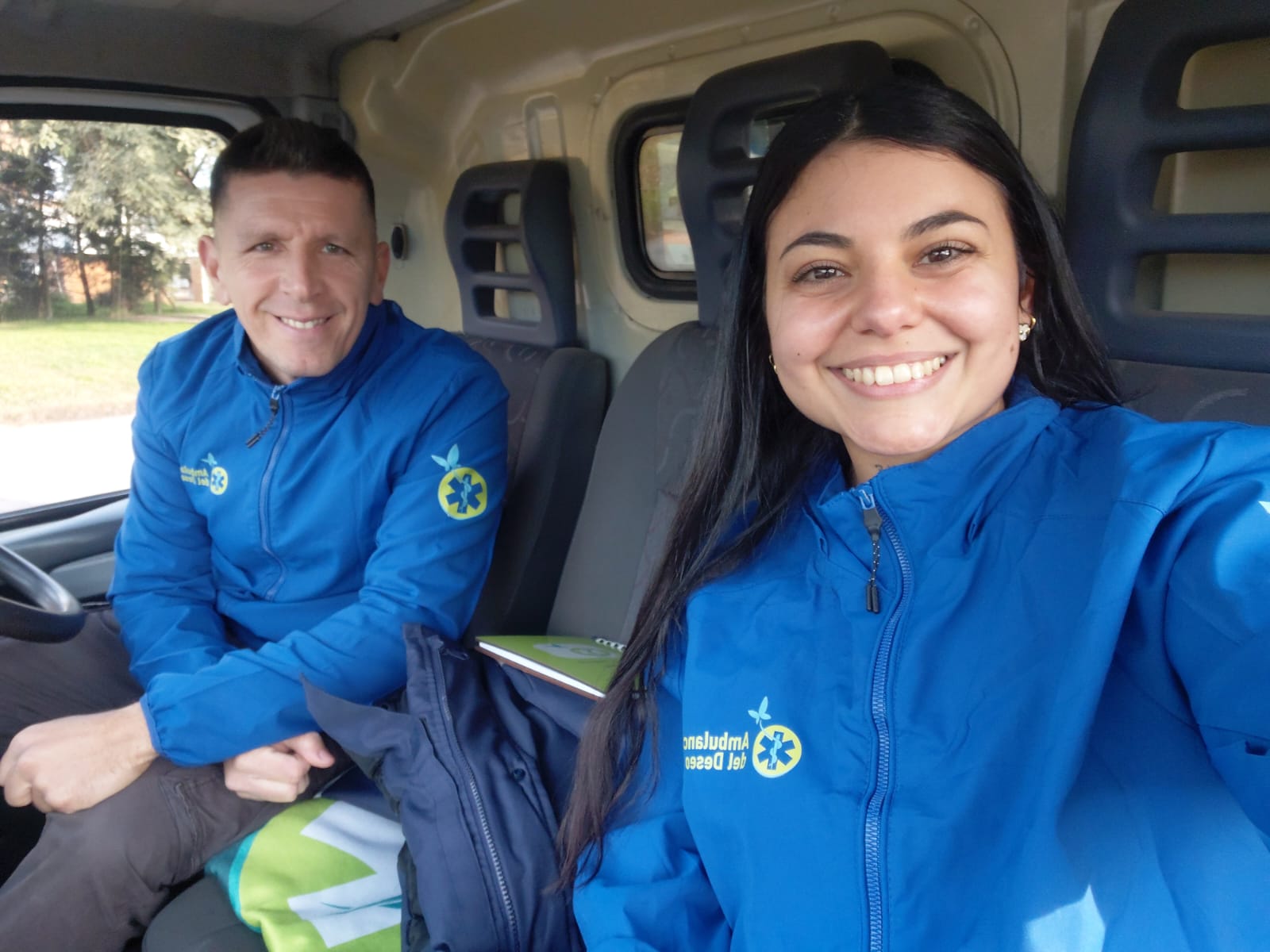 Ambulancia del Deseo realizó once viajes desde que comenzó a funcionar en Rosario, en junio. Hay otros ocho pedidos en espera y el objetivo es concretar al menos dos traslados por semana (ambulanciadeldeseo.arg)