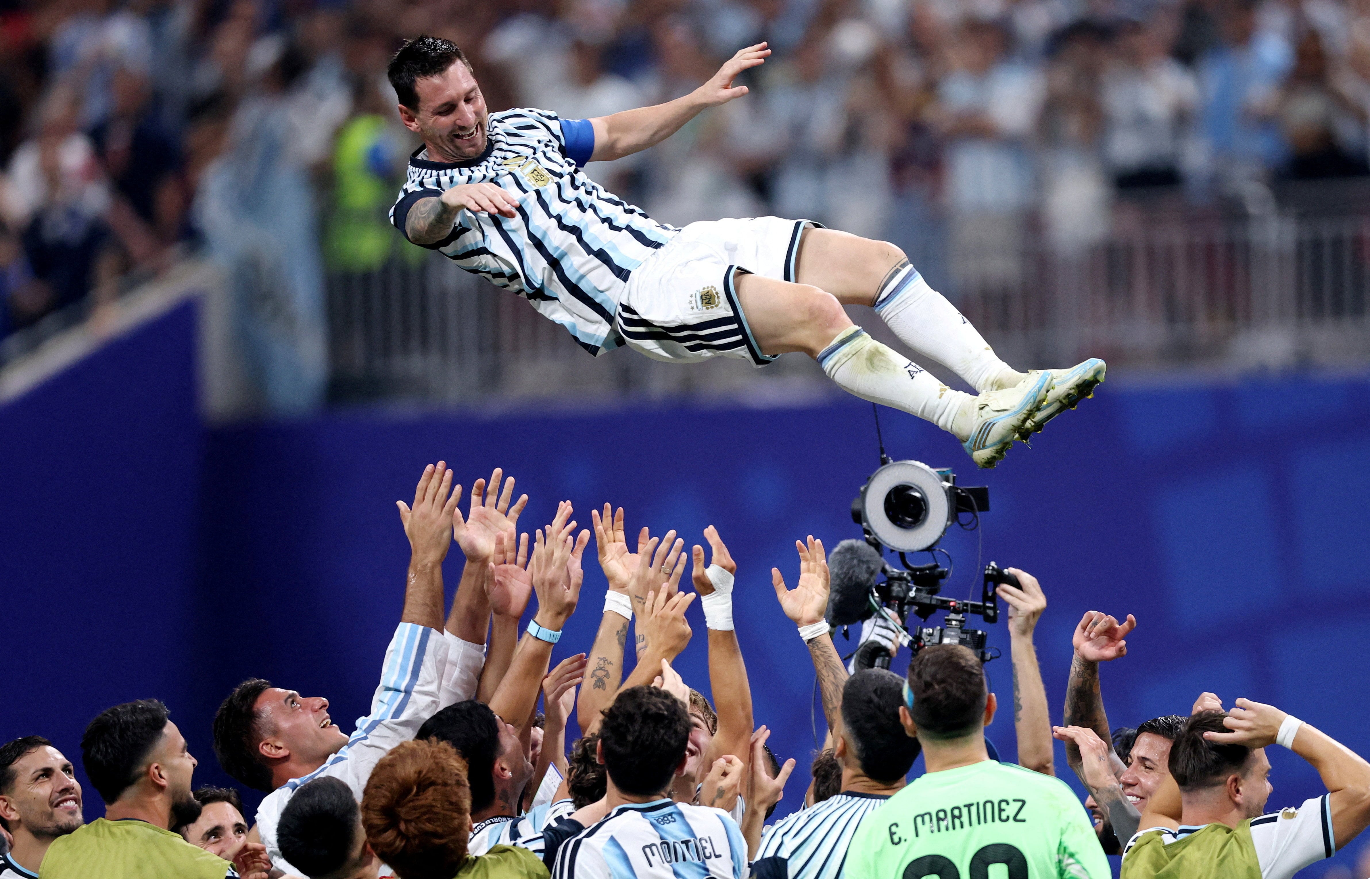 El 10 y capitán también fue un ejemplo para todos sus compañeros (Reuters/Brett Davis)