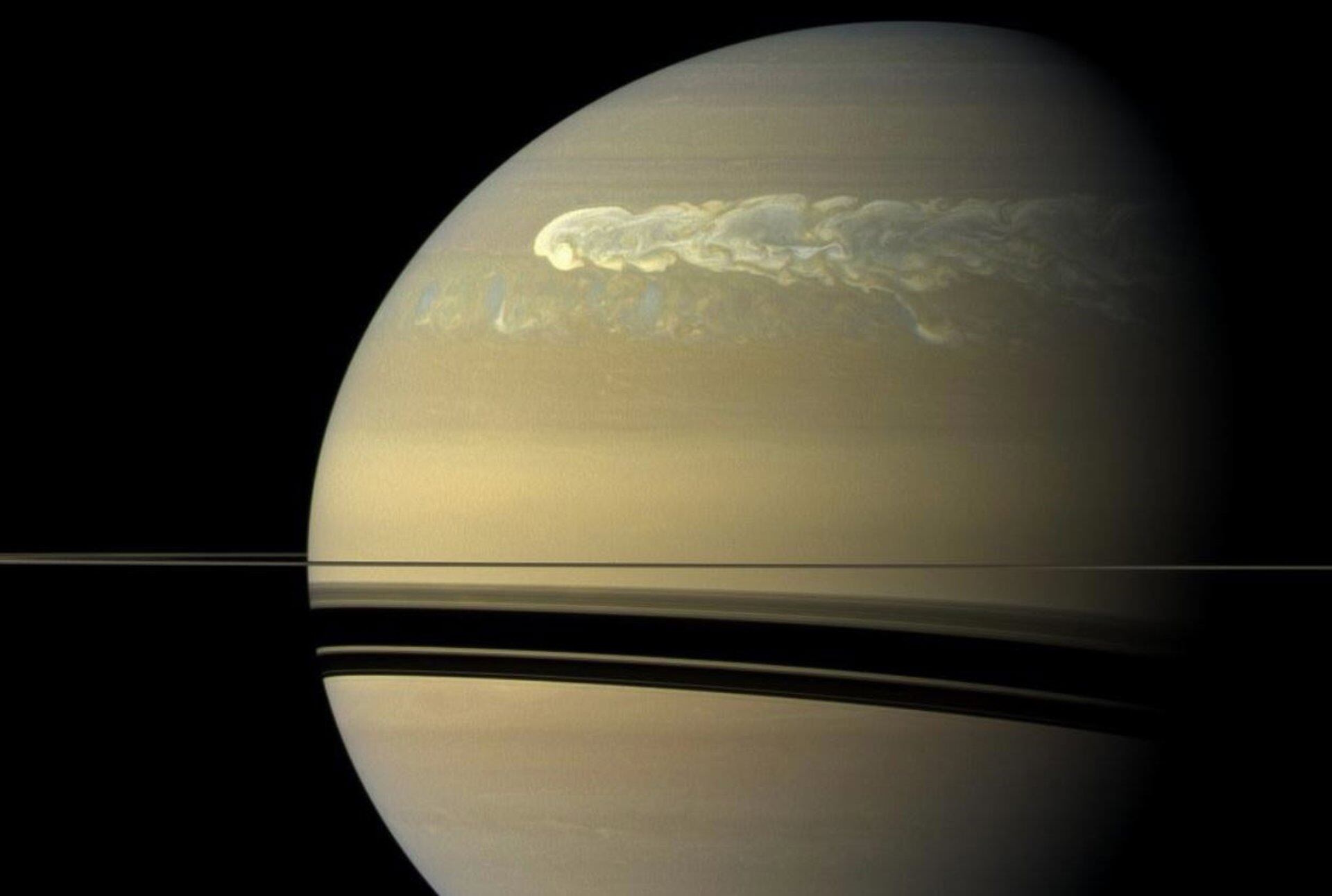 La NASA diseña robots esféricos para llegar a las cuevas de la mayor luna de Saturno, un terreno inaccesible para vehículos terrestres