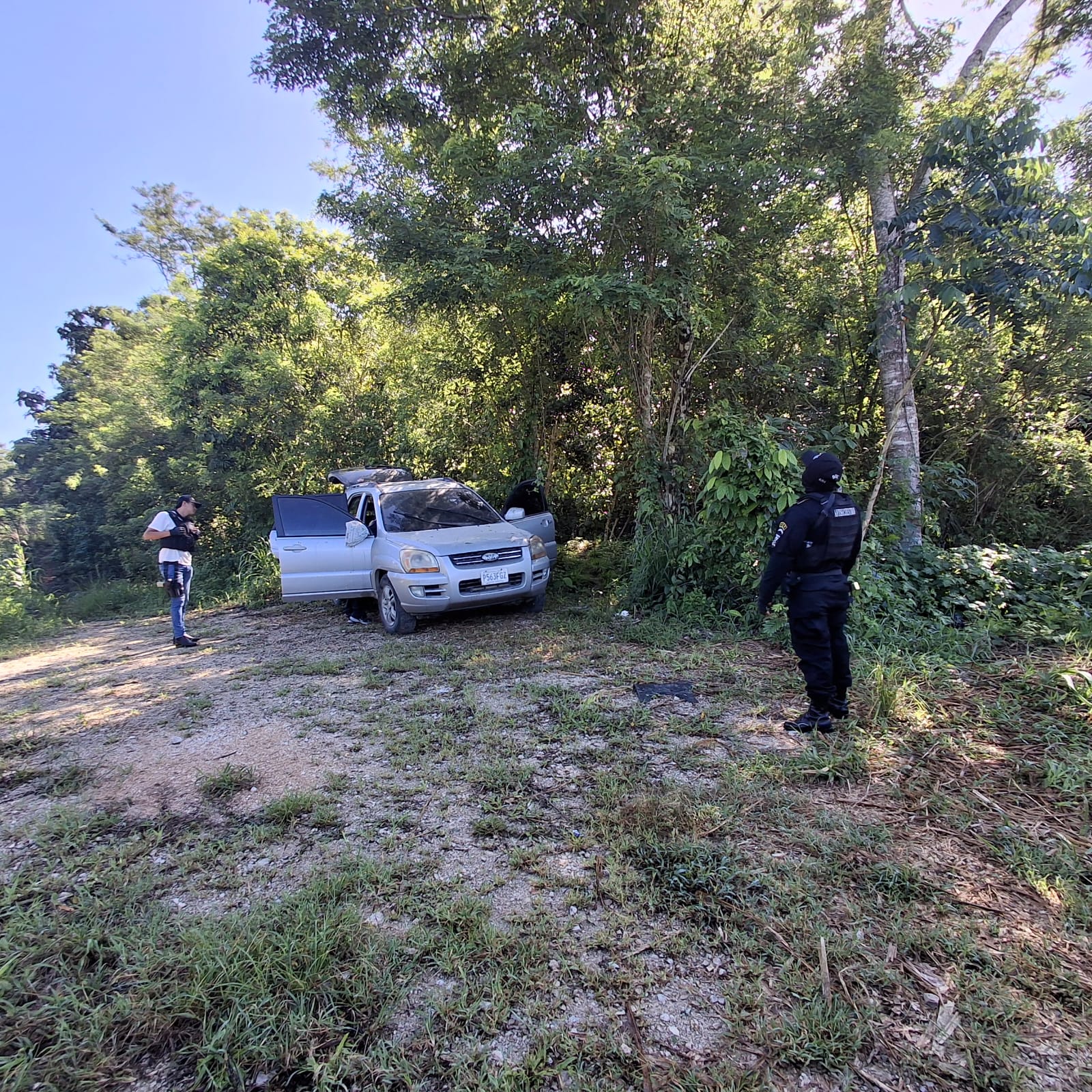 El Comando Antisecuestros cercó a la banda y la víctima fue liberada sin pago el 7 de febrero en una zona montañosa de Petén. (PNC de Guatemala)