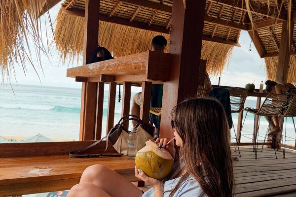 Las paradisíacas vacaciones de María Susini junto a India Arana en Bali: cascadas, playas y templos