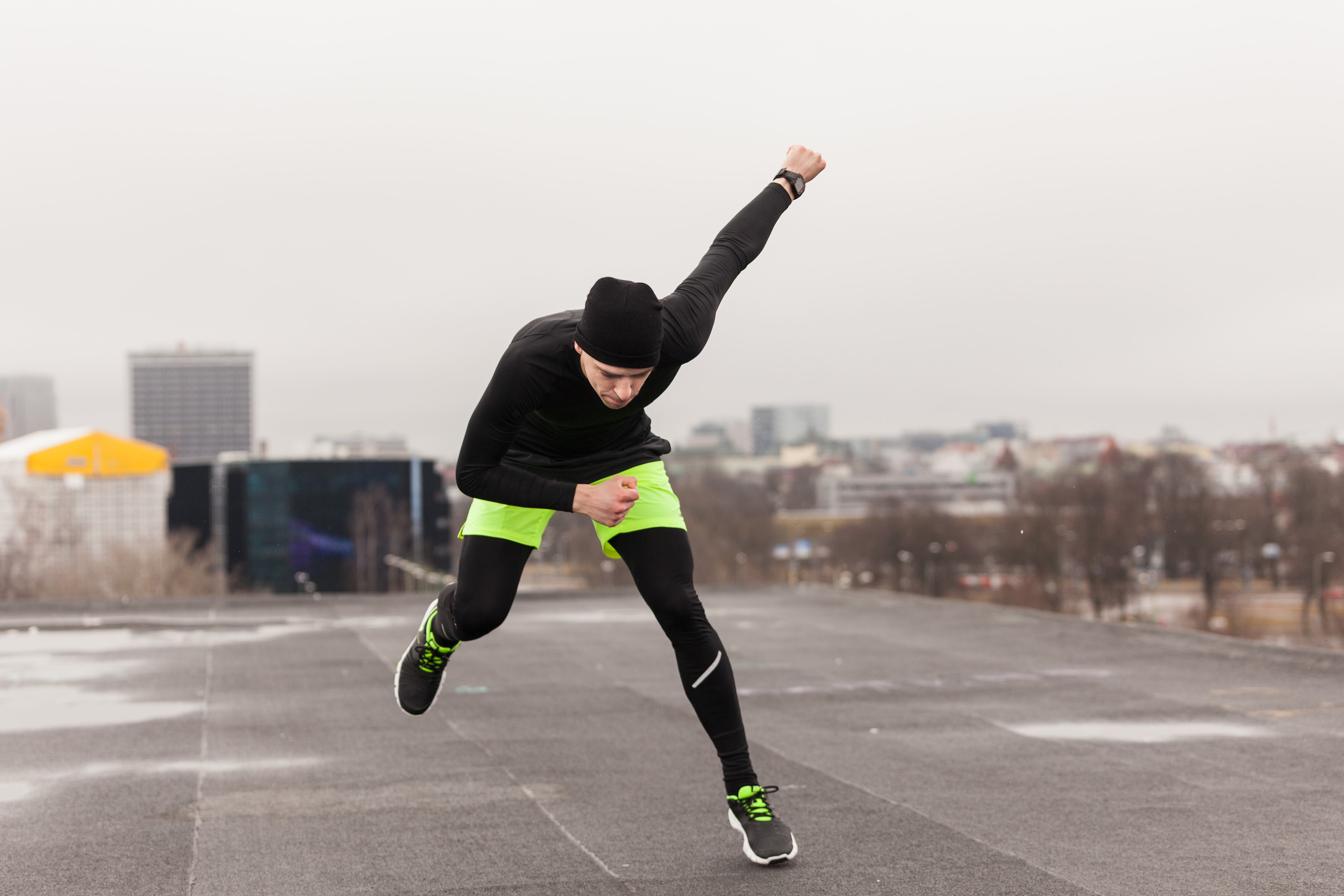El entrenamiento pliométrico busca mejorar la fuerza, la potencia, la explosividad, la velocidad y la capacidad de salto (Freepik)