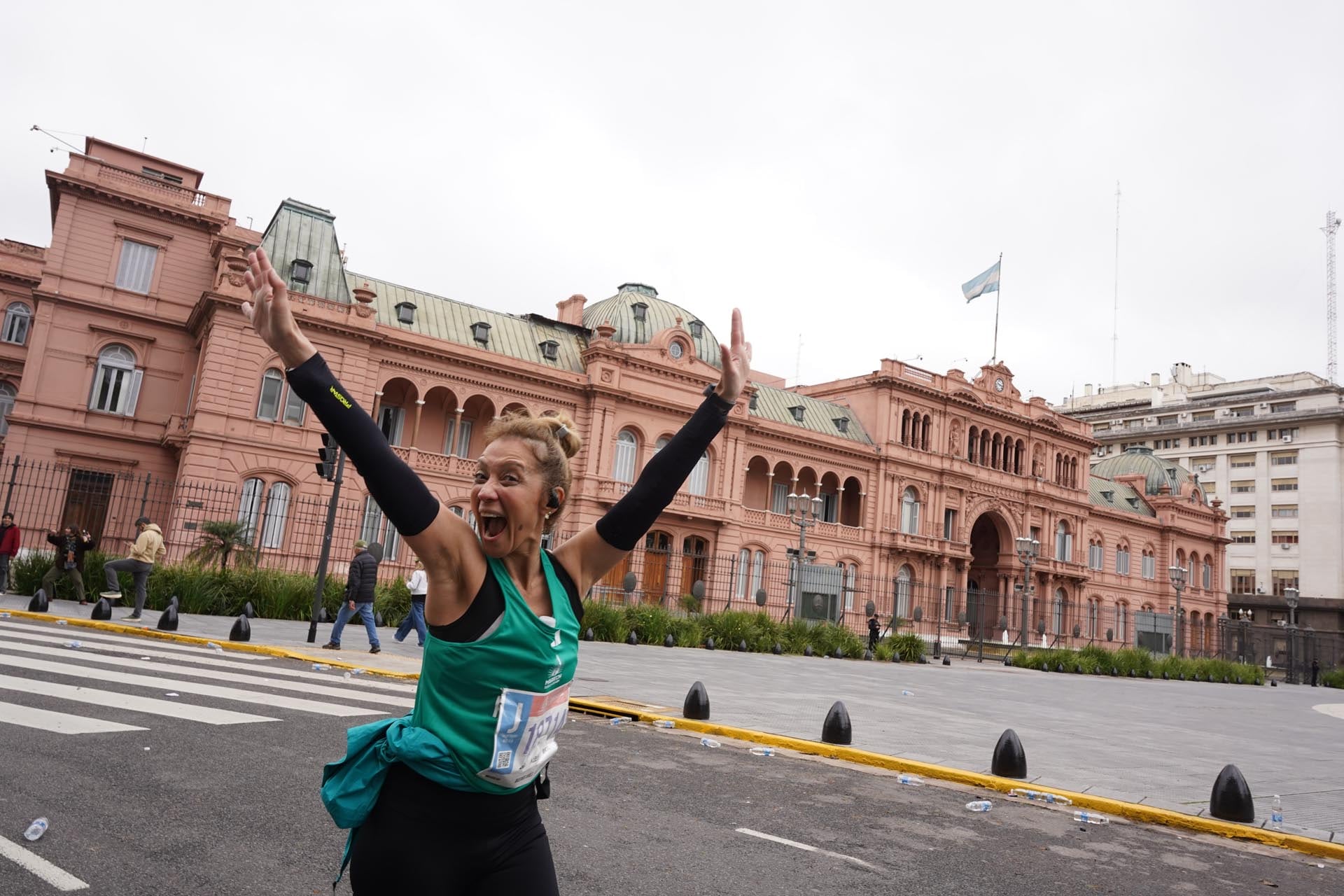 La largada principal de la Maratón Internacional de Buenos Aires 2026 será a las 7:00, con apertura de servicios desde las 5:00 y cierre oficial a las 13:00 (RS Fotos)