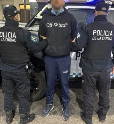 No le cargaron gas, discutió con un playero y apuñaló a dos clientes en una estación de servicio de Recoleta