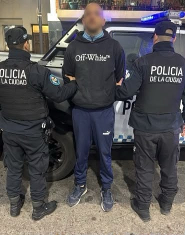 No le cargaron gas, discutió con un playero y apuñaló a dos clientes en una estación de servicio de Recoleta