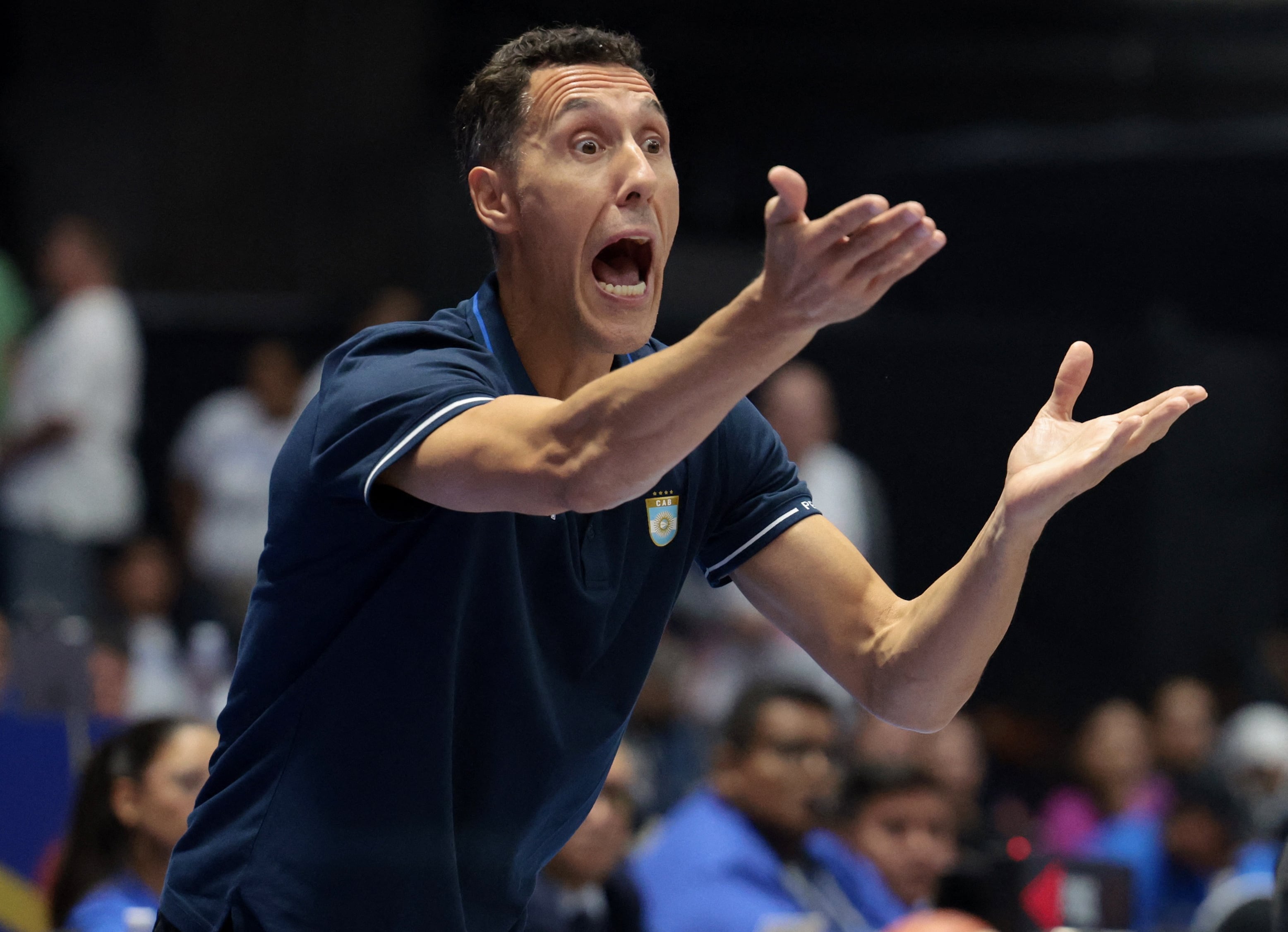 Pablo Prigioni, de 49 años, también ejerce el rol de entrenador principal de la selección argentina de básquet (REUTERS/Luisa Gonzalez)