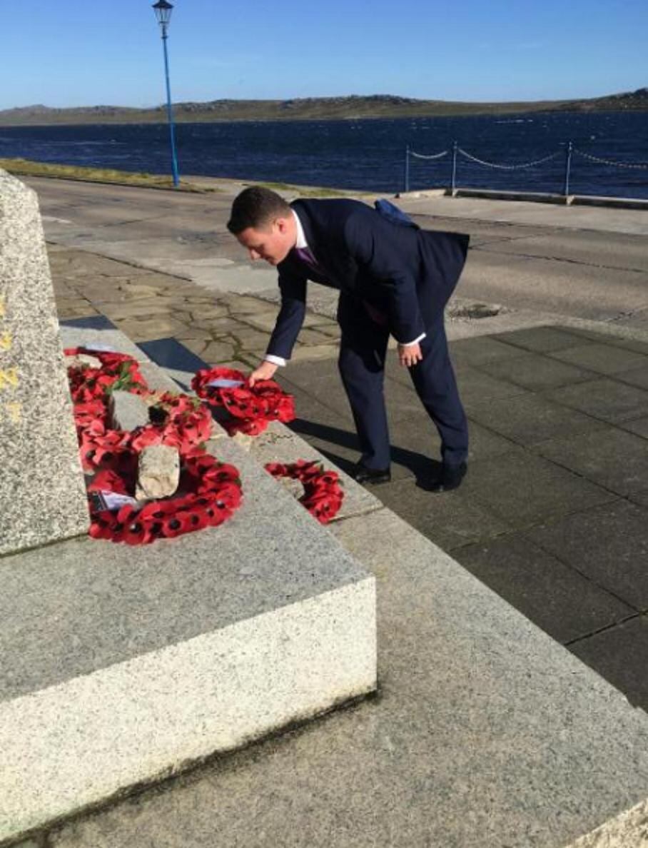 Reino Unido cuestionó el reclamo de Milei por Malvinas y aseguró que su compromiso con las islas es “absoluto e inquebrantable”
