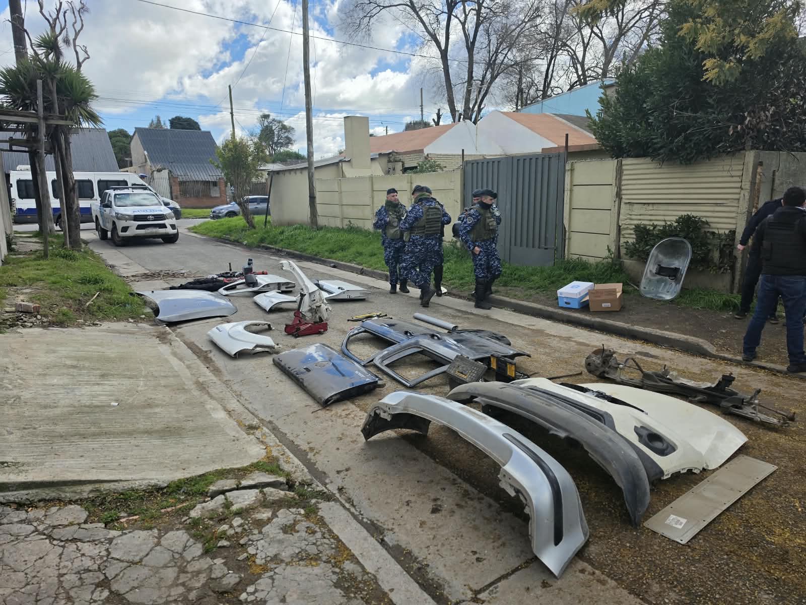 En los operativos se secuestraron autopartes y se recuperaron siete vehículos que habían sido robados en los últimos dos años