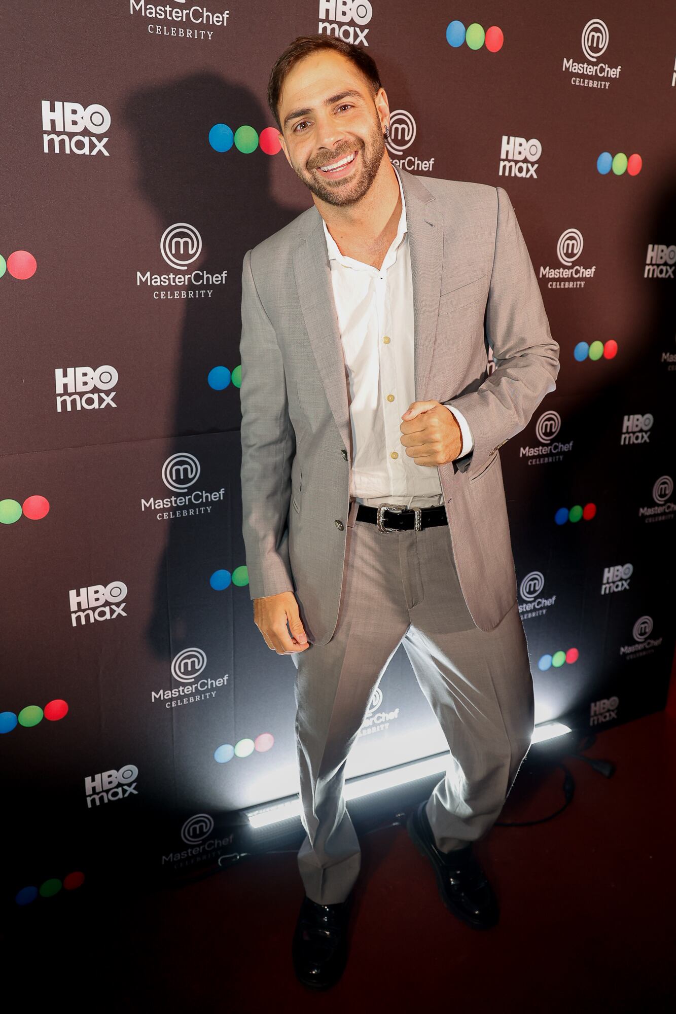 Grego Rossello eligió un look formal para el lanzamiento del reality