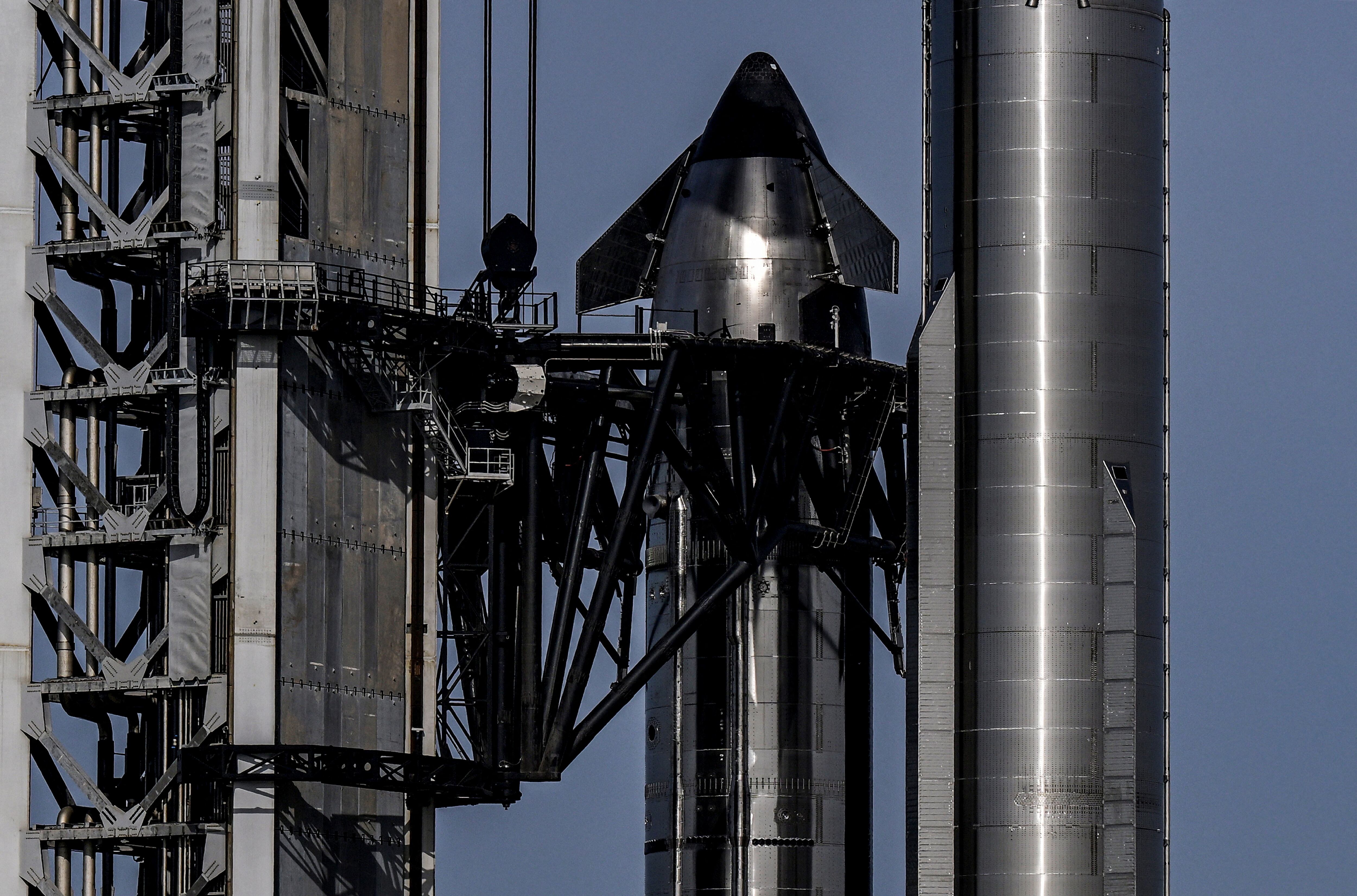 Starship todavía necesita superar pruebas de órbita y reutilización antes de asumir las misiones regulares que SpaceX proyecta allí (REUTERS/Steve Nesius)