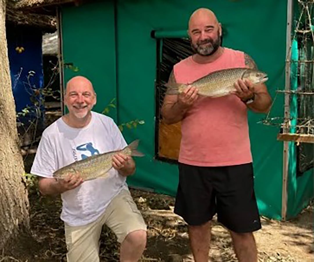 Tragedia en Laguna del Monte: tres pescadores murieron ahogados y buscan a otros dos tras el vuelco de una lancha