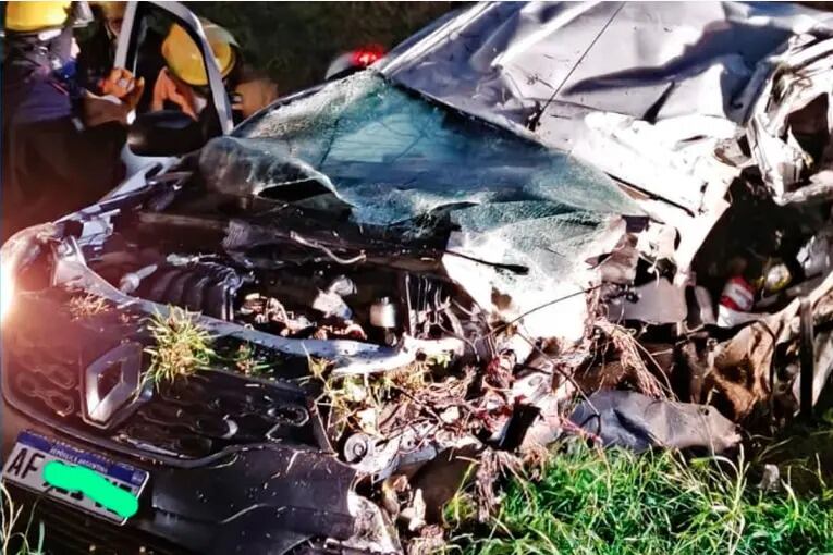 Trágico accidente en Río Negro: una pareja chocó de frente contra una camioneta y murió