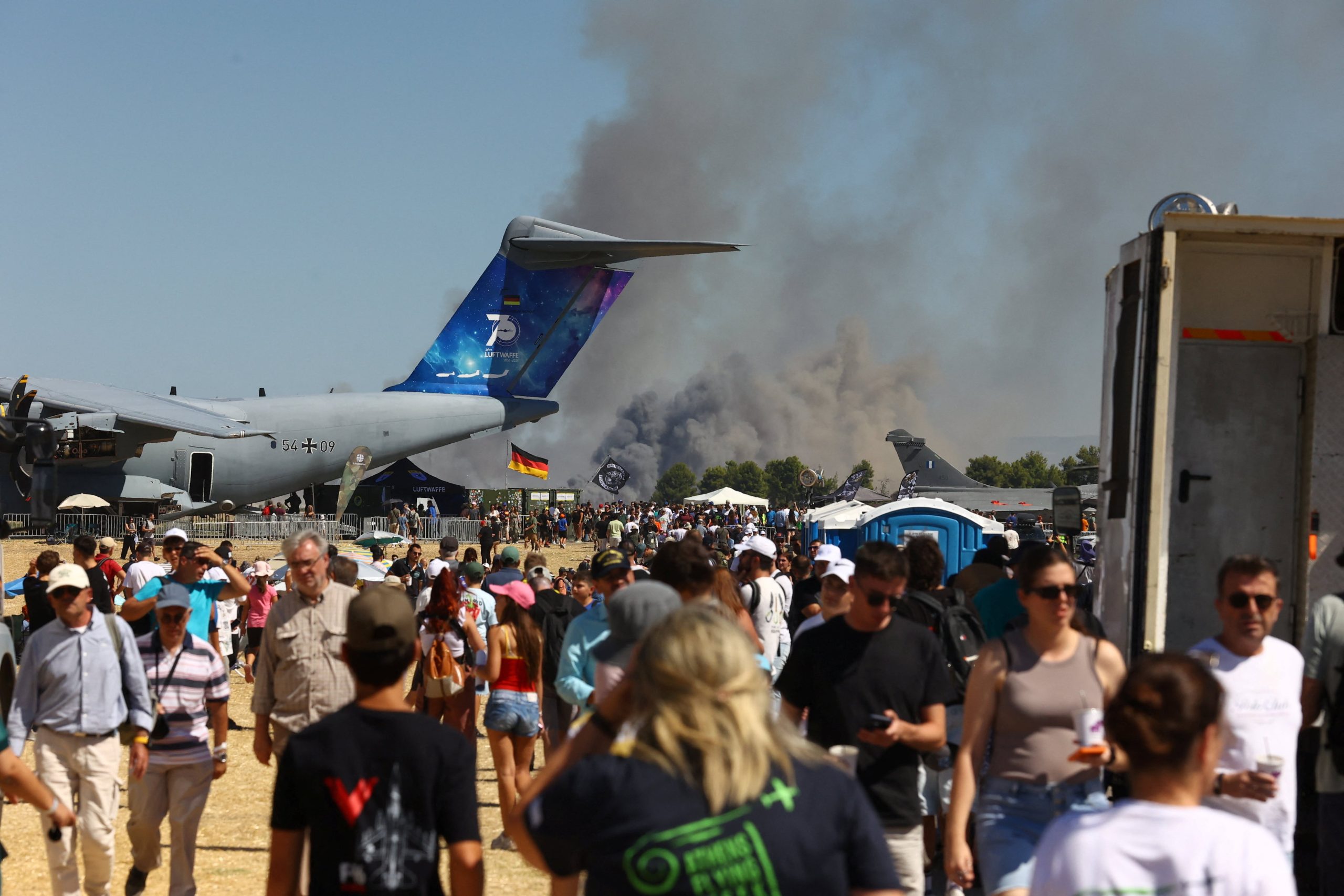 Un avión de combate del Ejército de Grecia se estrelló durante una exhibición aérea