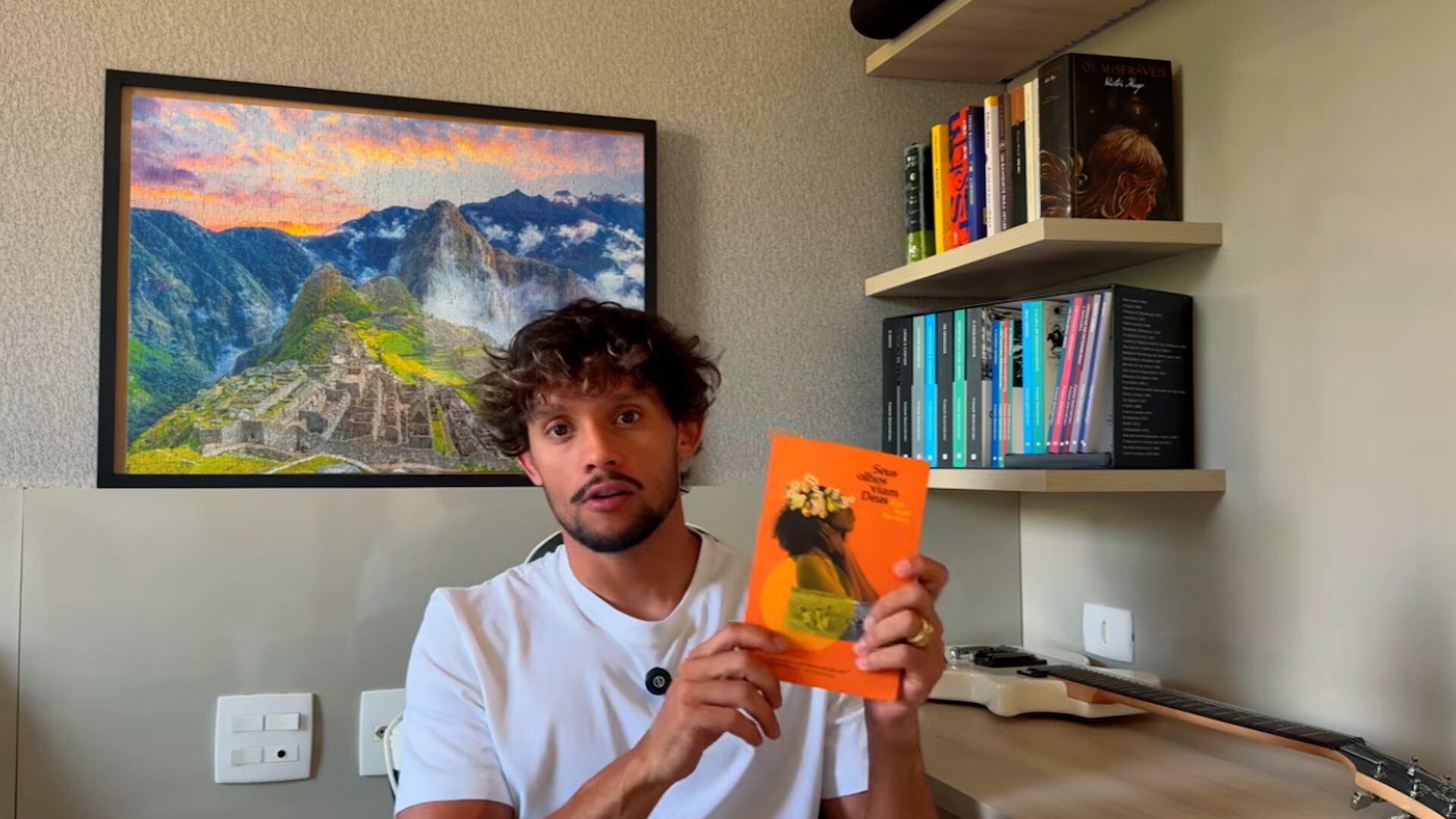 El futbolista Gustavo Scarpa recomienda libros por Youtube
