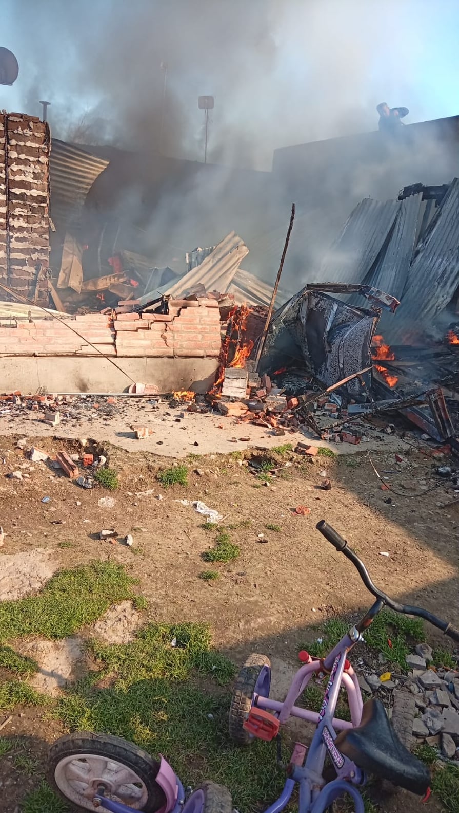 Una nena de 6 años murió en un incendio en La Plata: las primeras hipótesis apuntan a que se cayó una vela