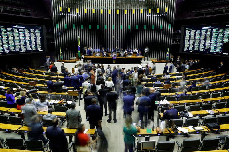 Atemorizada por Bolsonaro, la izquierda de Brasil usa las redes y las calles para impulsar a Lula