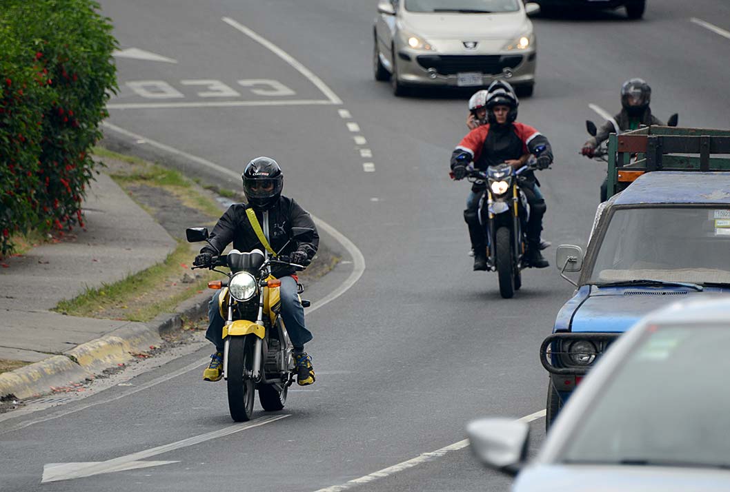 Los motociclistas representaron el 58 por ciento de las personas fallecidas en accidentes de tránsito en Costa Rica entre enero y agosto de 2026. (Fuente: UCR)