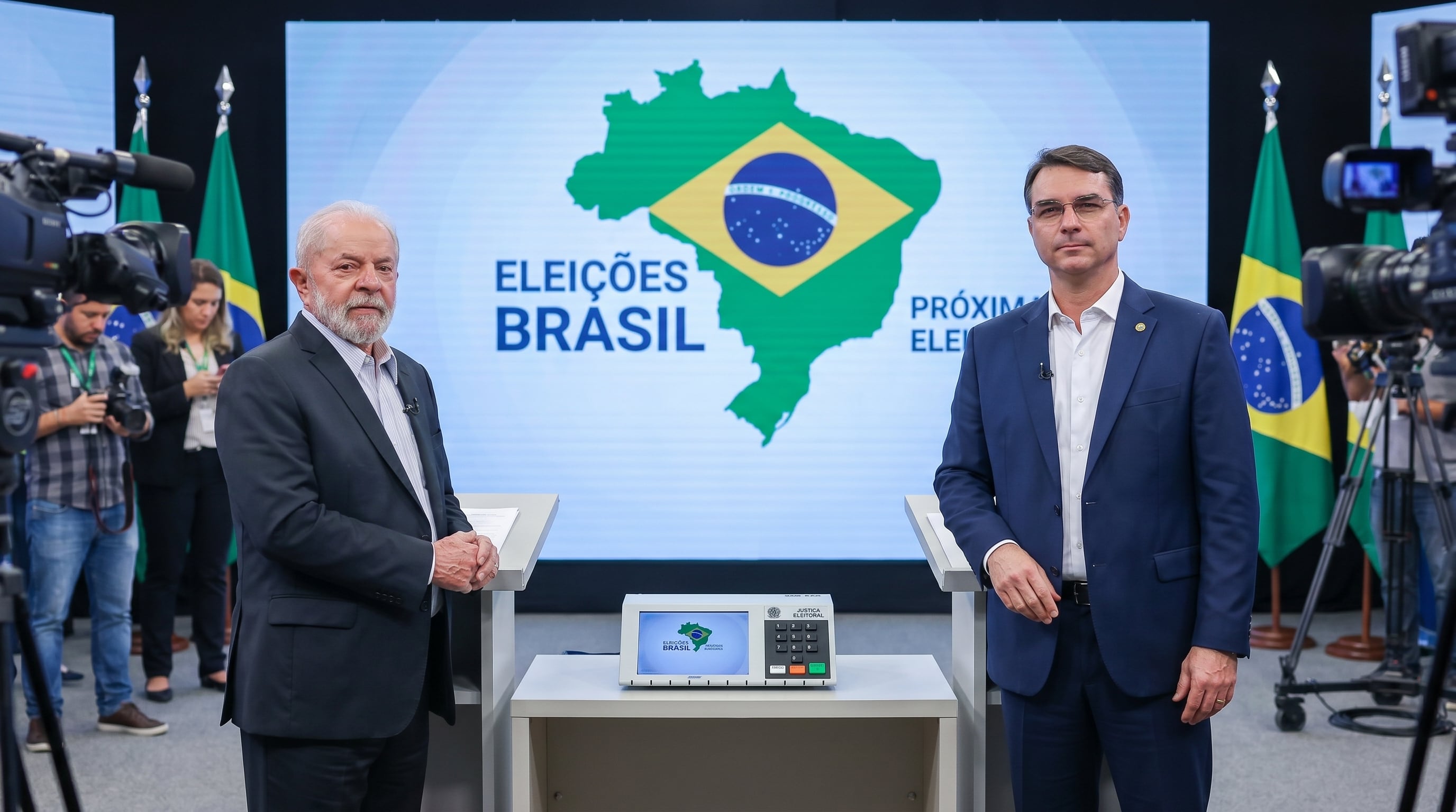 Lula da Silva y Flávio Bolsonaro se enfrentan en el balotaje que definirá al próximo presidente de Brasil (Imagen Ilustrativa Infobae)