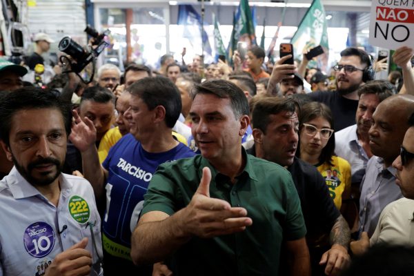 Cancelaron el último debate presidencial de Brasil tras las bajas de Lula da Silva y Flávio Bolsonaro, a días de las elecciones