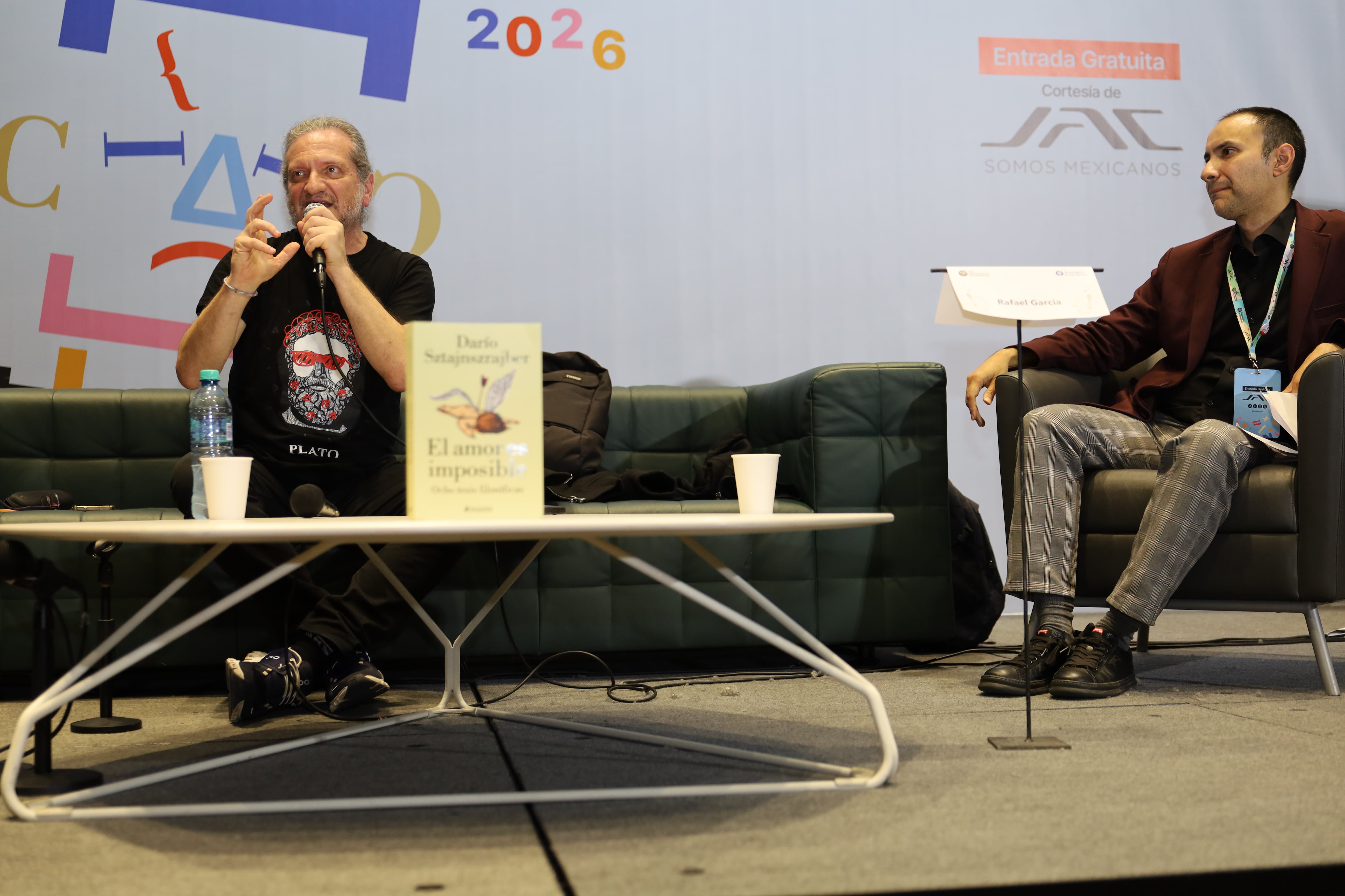 En su libro, Darío plantea ocho tesis para explicar el amor