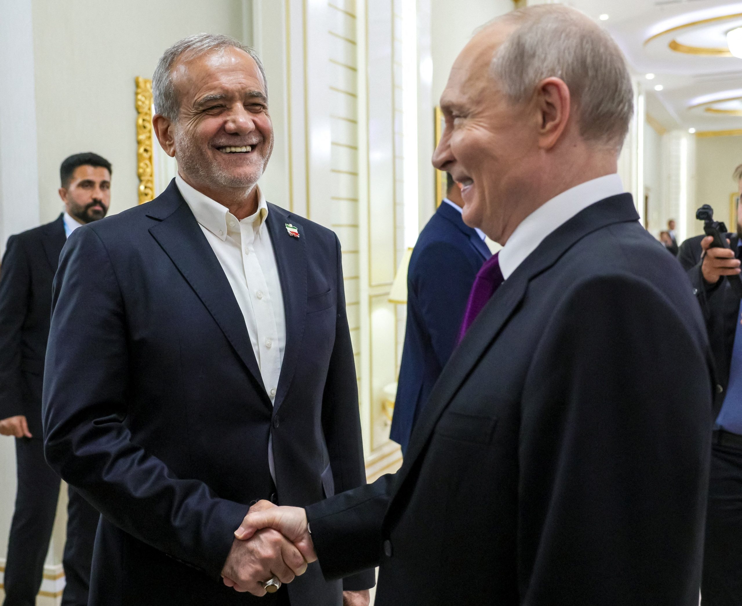 El canciller ruso viaja a Irán para impulsar una mediación ante el estancamiento de las negociaciones con Estados Unidos