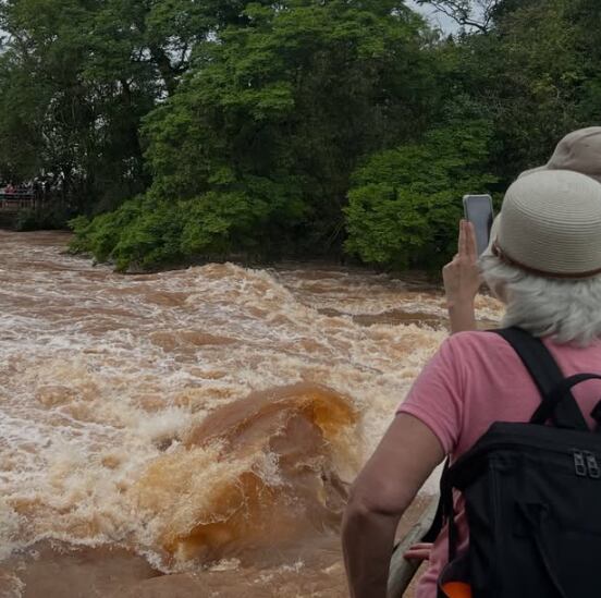 La Administración de Parques Nacionales cerró el Circuito Superior de las Cataratas del Iguazú debido al incremento extraordinario del caudal. (Parque Nacional Iguazú)