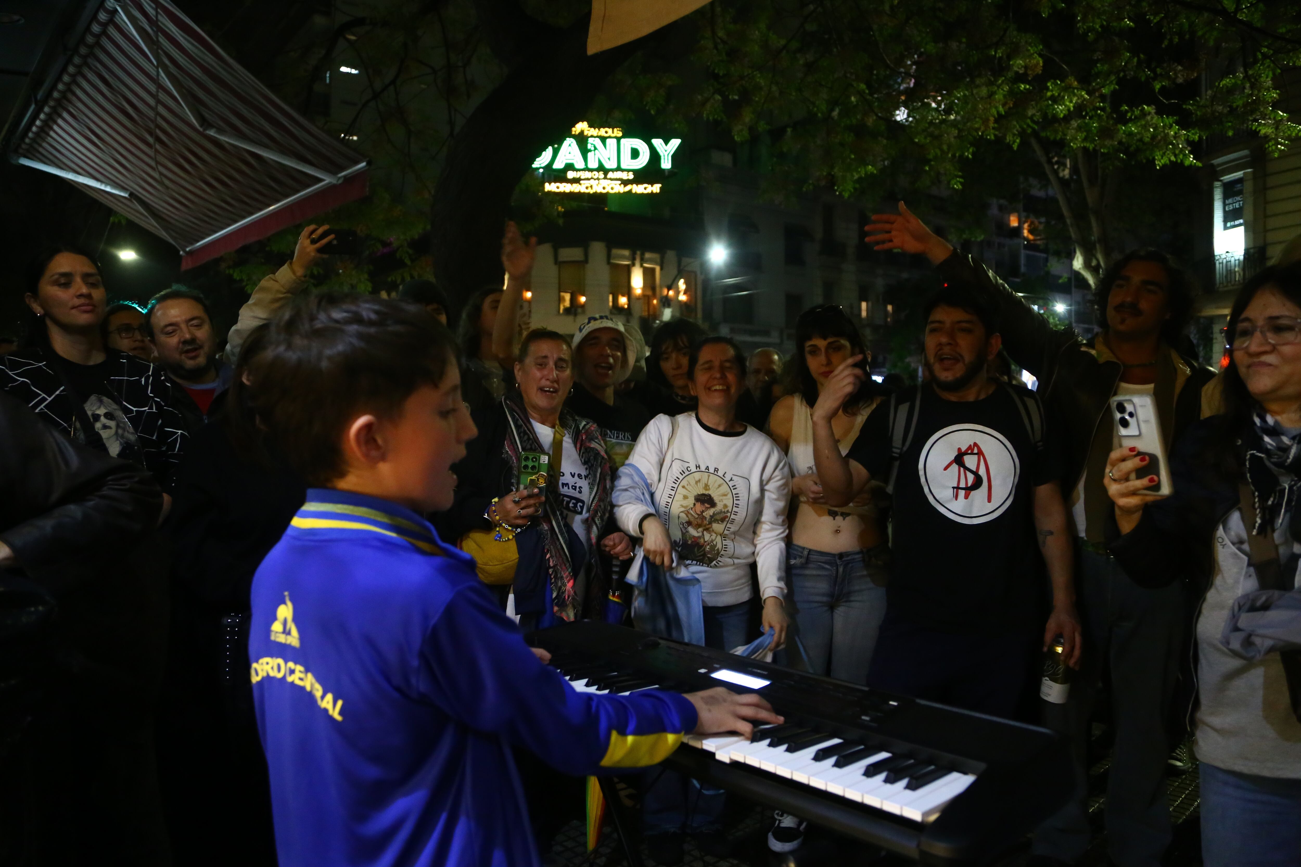 El homenaje incluyó música en vivo y versiones de canciones del repertorio de Charly García