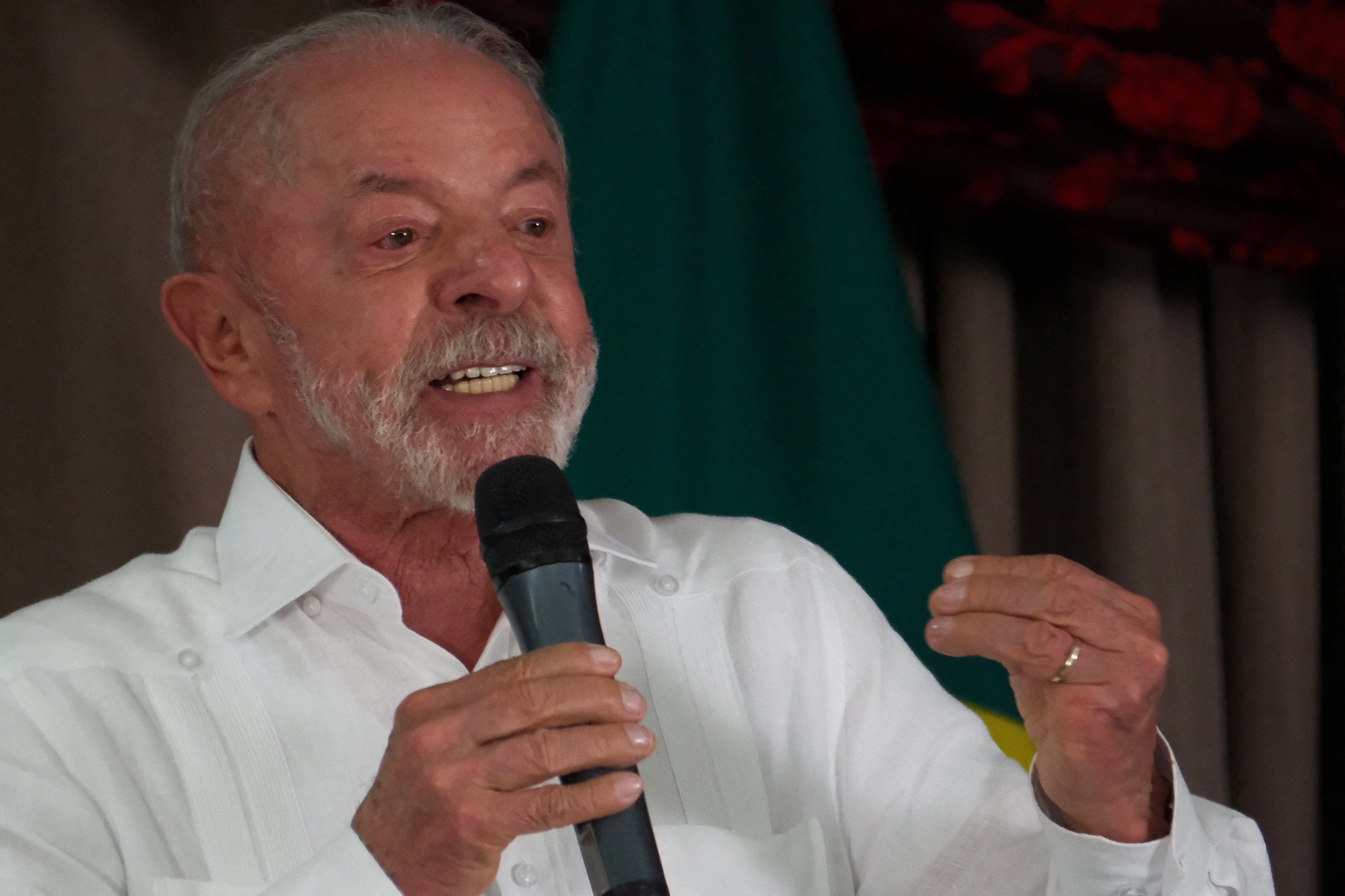 Lula mantuvo el lunes una reunión con responsables de su campaña, ministros y políticos aliados para comenzar a definir la estrategia de cara al balotaje (REUTERS)