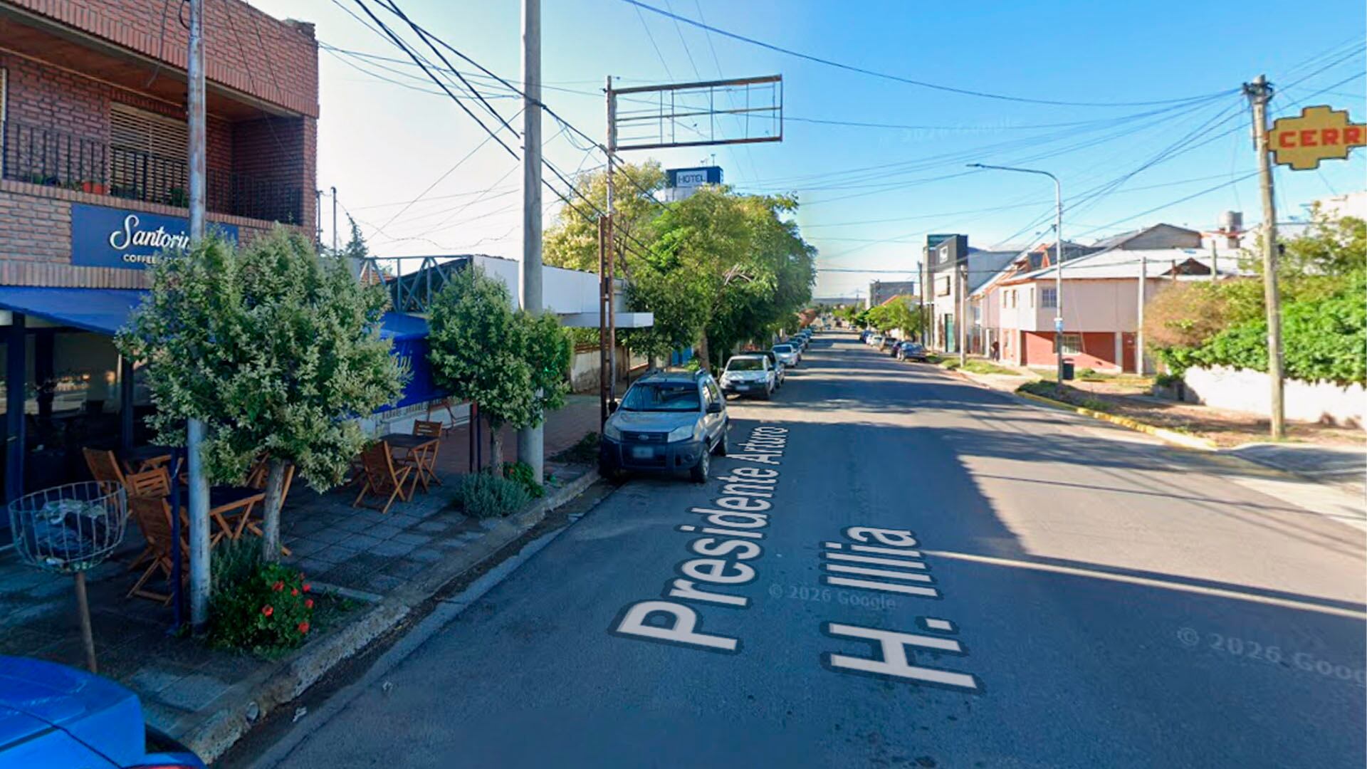 El insólito y macabro hallazgo se produjo en la calle Illia al 220, en inmediaciones de Santorini Coffee Store