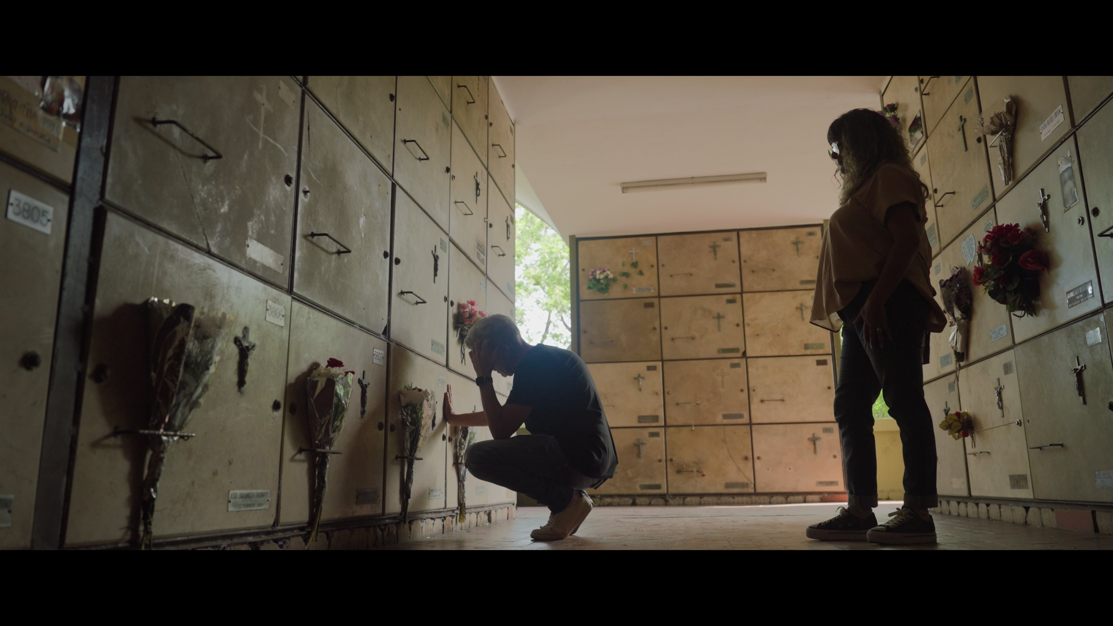 El documental incluye el testimonio de personas del entorno íntimo de Bagnato, algunas de las cuales hablan públicamente por primera vez