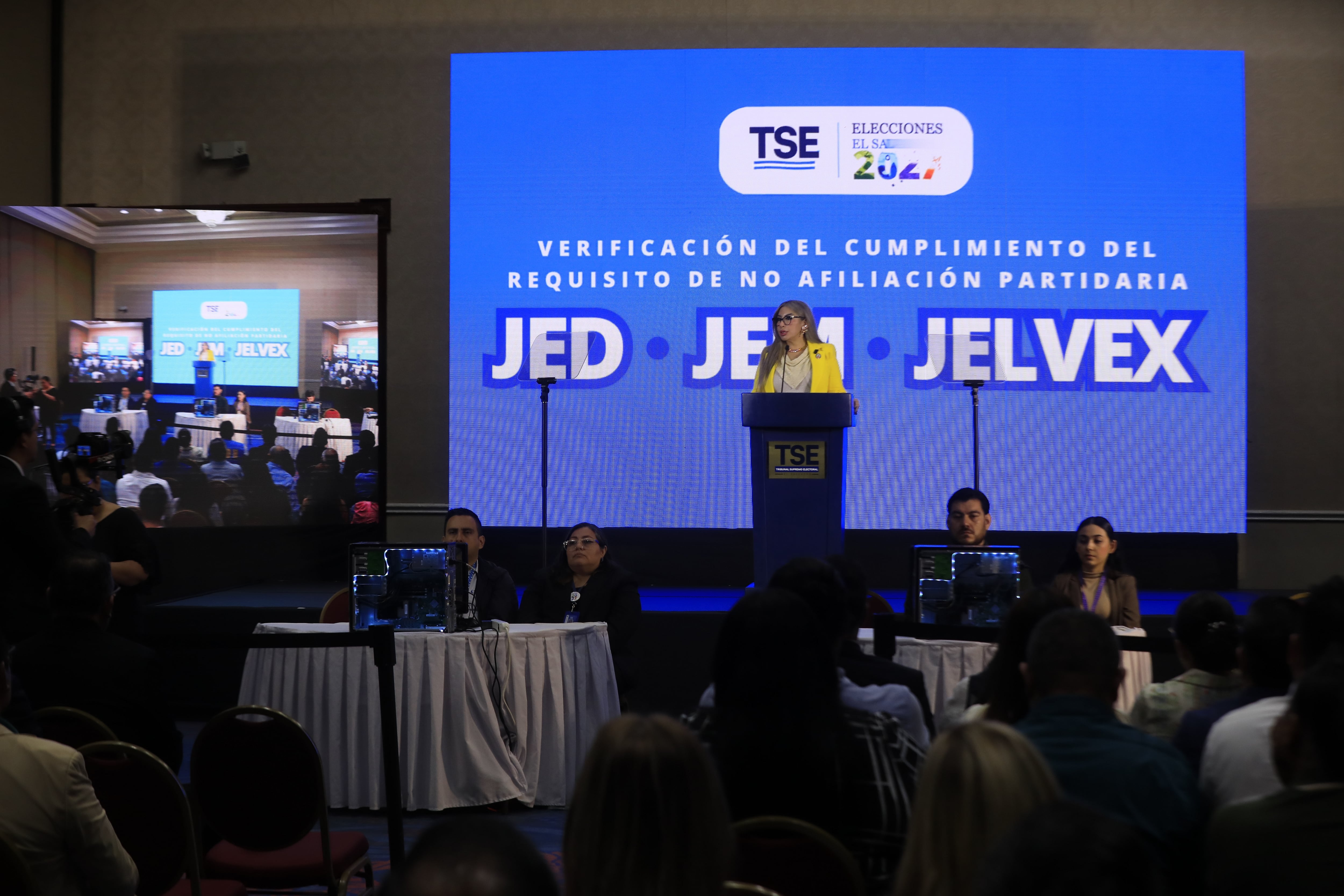 El Tribunal Supremo Electoral de El Salvador comenzó la verificación de la no afiliación partidaria de las personas propuestas para las elecciones de 2027./ (Roxana Lemus)