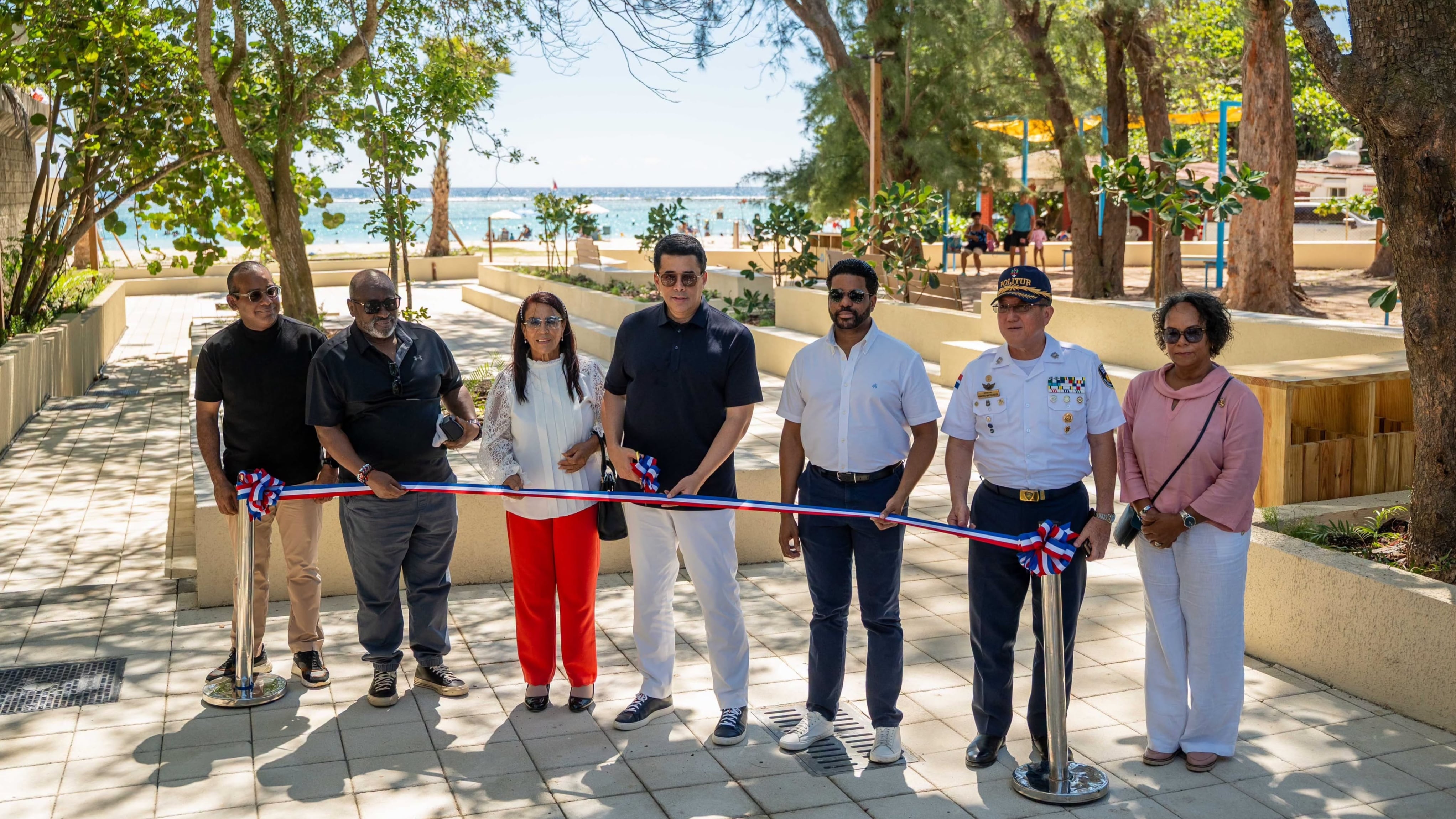 Adoquines, drenajes, mobiliario urbano y restauraciones patrimoniales forman parte de una transformación que reconfiguró la circulación peatonal y vehicular en el corazón histórico de Santo Domingo (Foto cortesía Ministerio de Turismo)