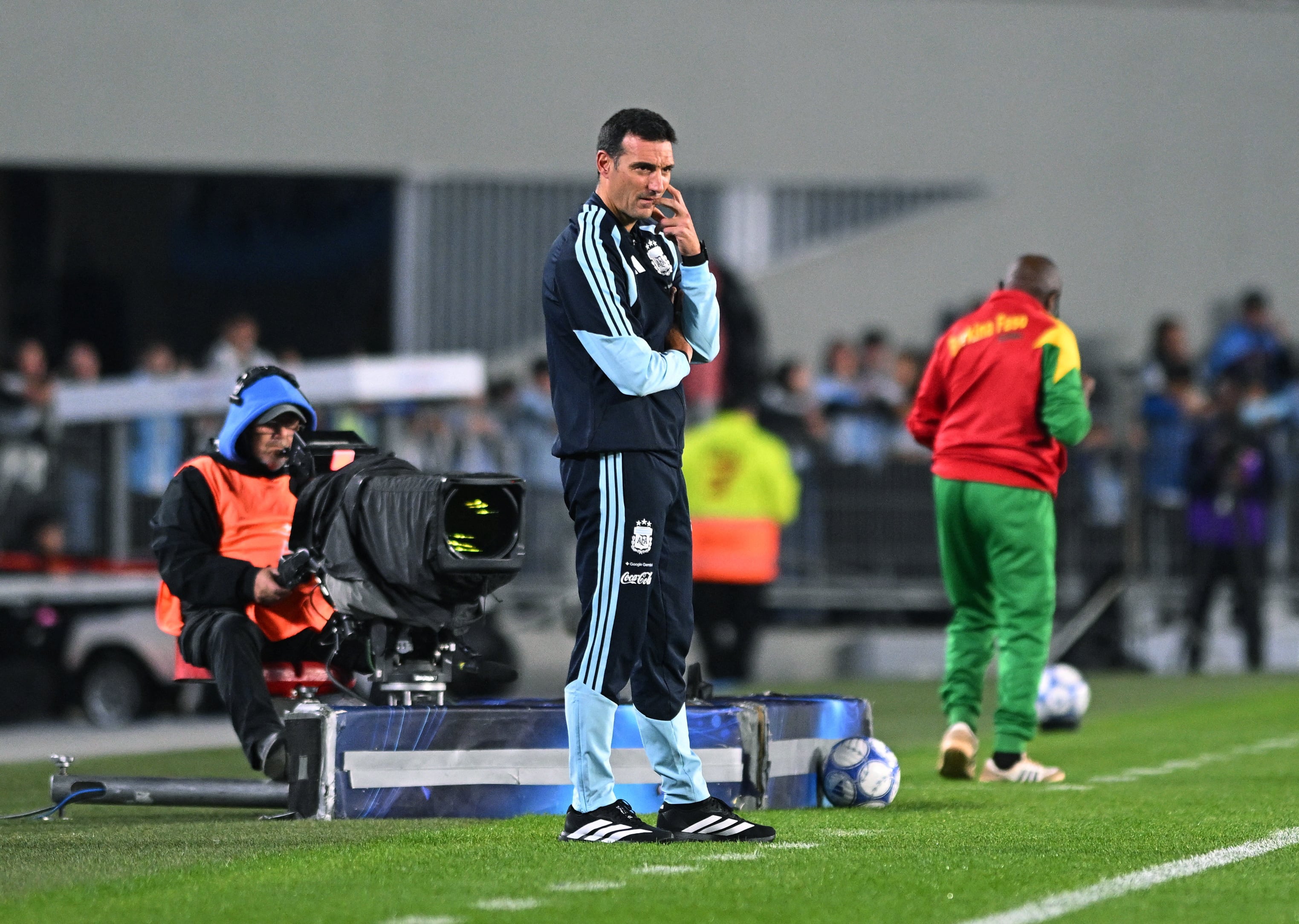 Lionel Scaloni comienza a planificar la convocatoria para la Fecha FIFA de noviembre (REUTERS/Rodrigo Valle)