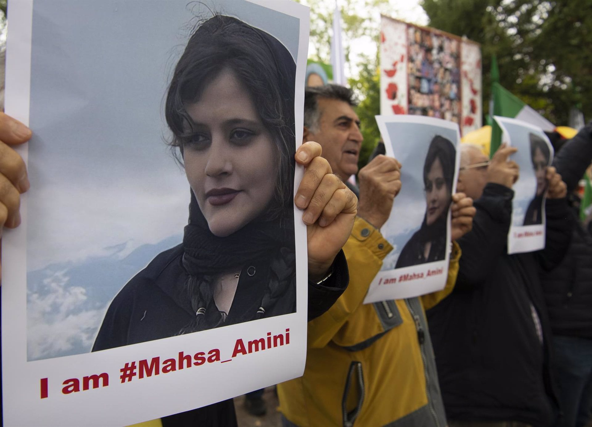 La justicia de Irán abrió una causa por la presencia de mujeres sin velo en la feria de arte de Teherán