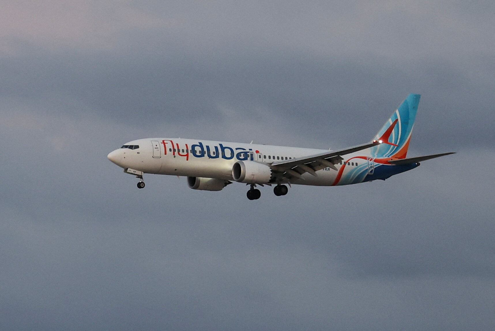 La aerolínea señaló que la investigación continúa para determinar las circunstancias del suceso y pidió evitar especulaciones sobre su origen (REUTERS)