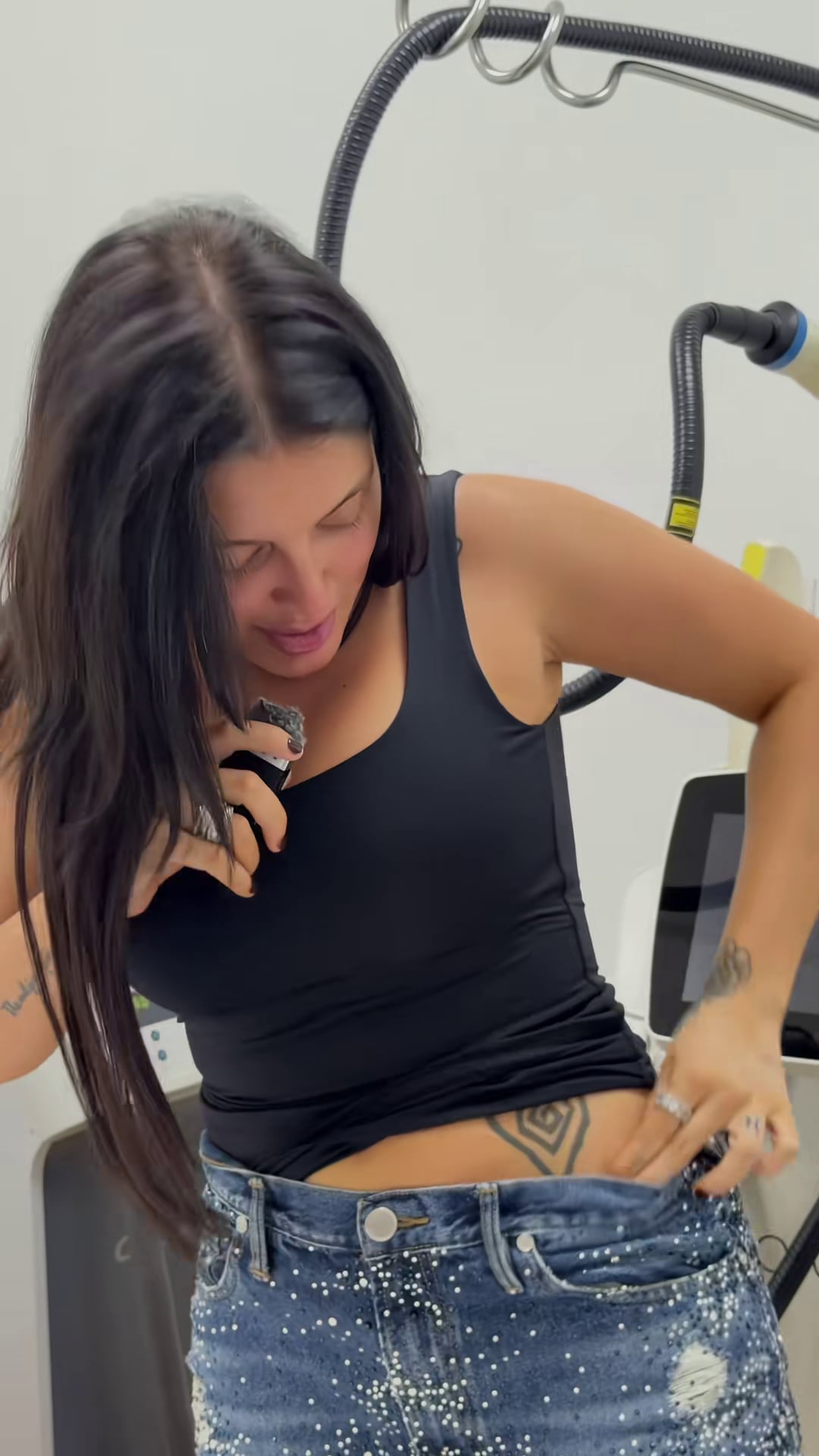La Reini se borró los tatuajes de su “pasado tumbero”: un exnovio, una estrella de rock y un dibujo para su madre