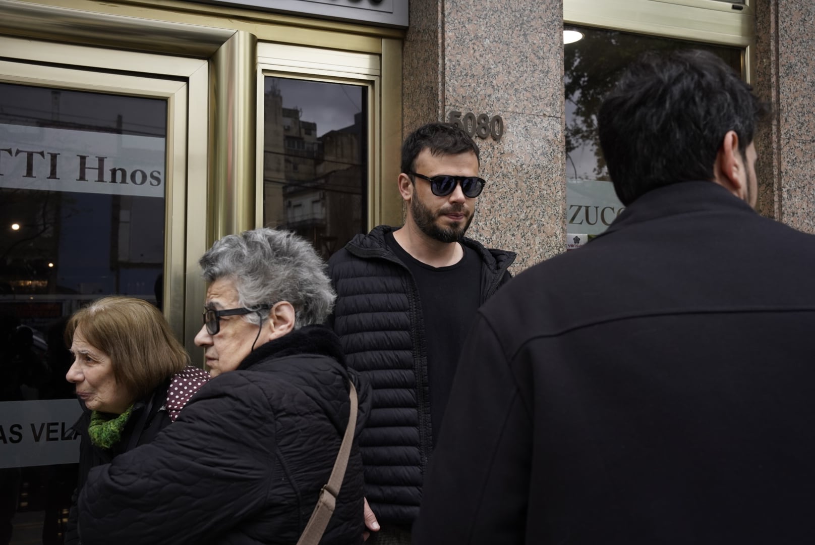 Las fotos del velatorio de Fernando Confessore: compañeros, familiares y amigos lo despiden con profunda tristeza