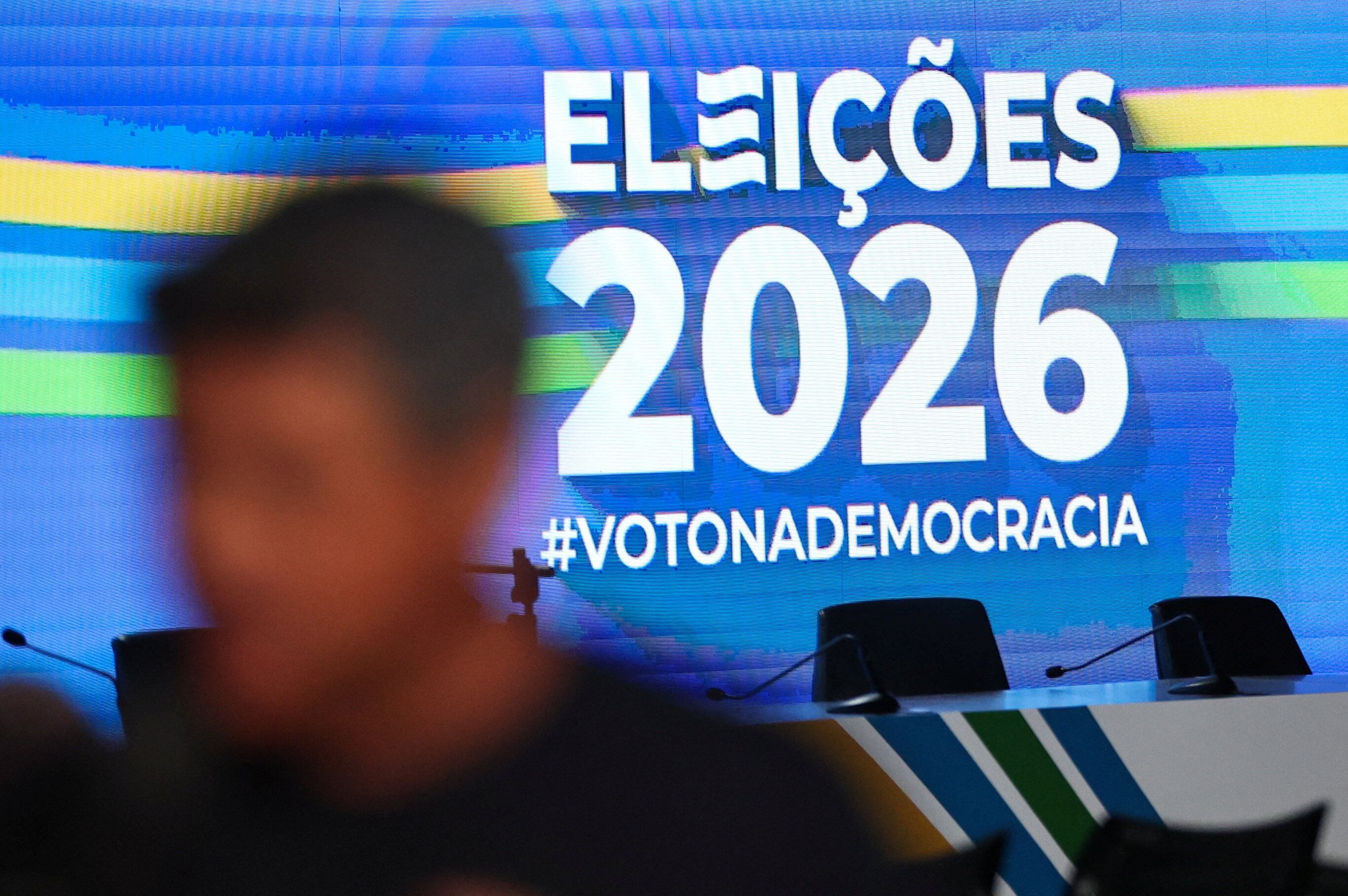 Se prepara el escenario para los anuncios del Tribunal Superior Electoral tras el cierre de las urnas el día de las elecciones generales de Brasil, en Brasilia, Brasil (REUTERS/Mateus Bonomi)