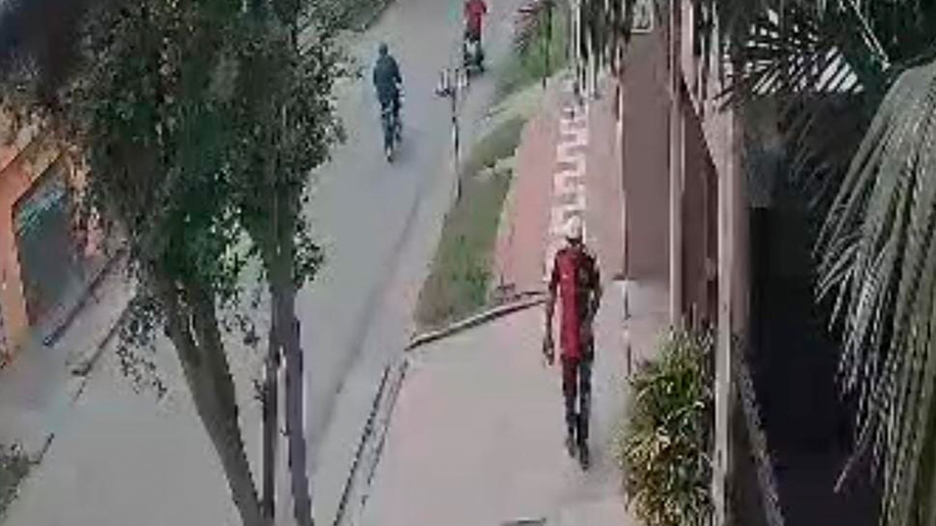 Tras el crimen, Bertoni arrancó las cámaras de vigilancia que habían sido instalada en la cocina y en el patio, y huyó por la puerta que da a la calle