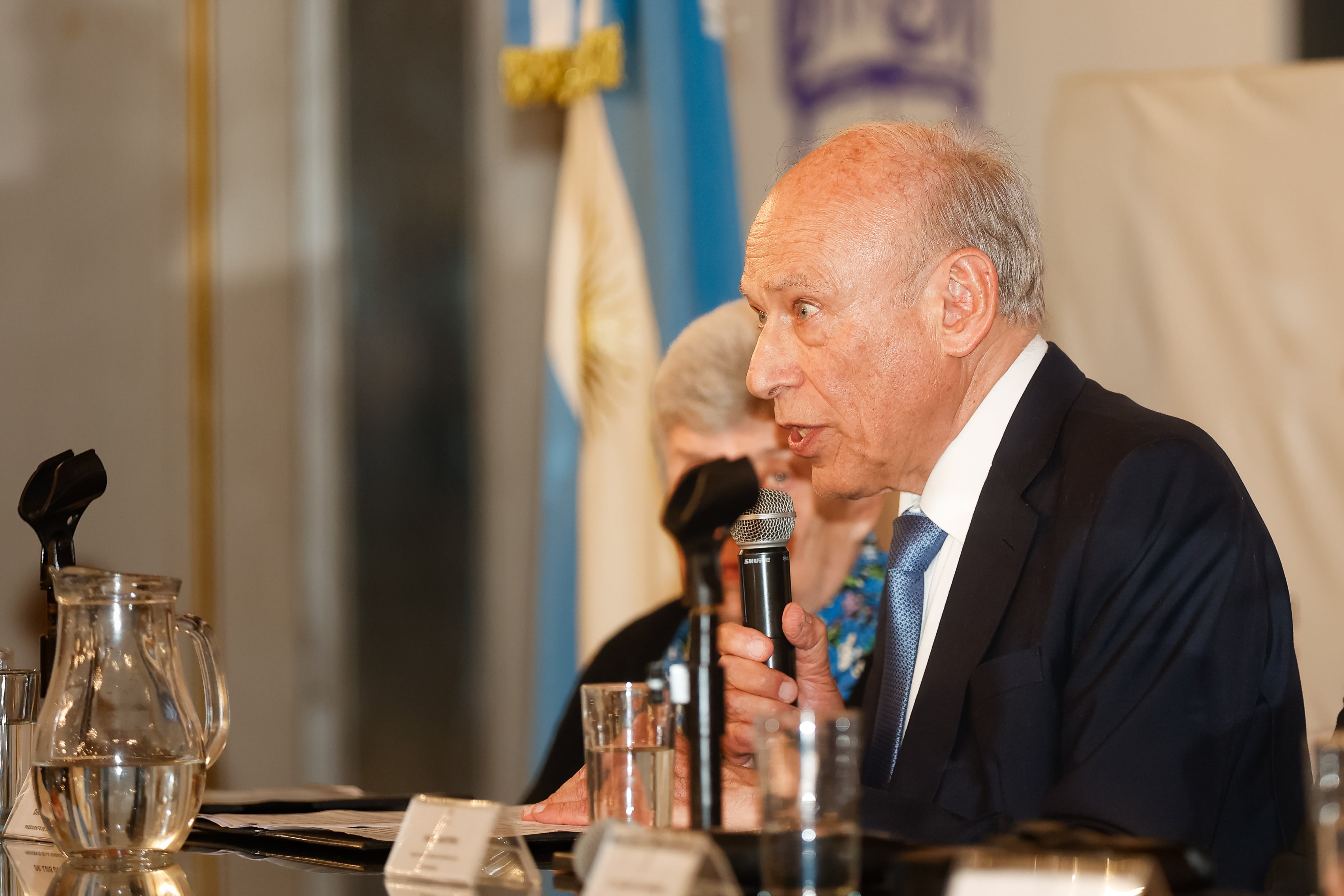 Luis Ovsejevich recibió el máximo reconocimiento de la Ciudad de Buenos Aires en el Salón Dorado de la Legislatura Porteña (Fotos de RSFotos)