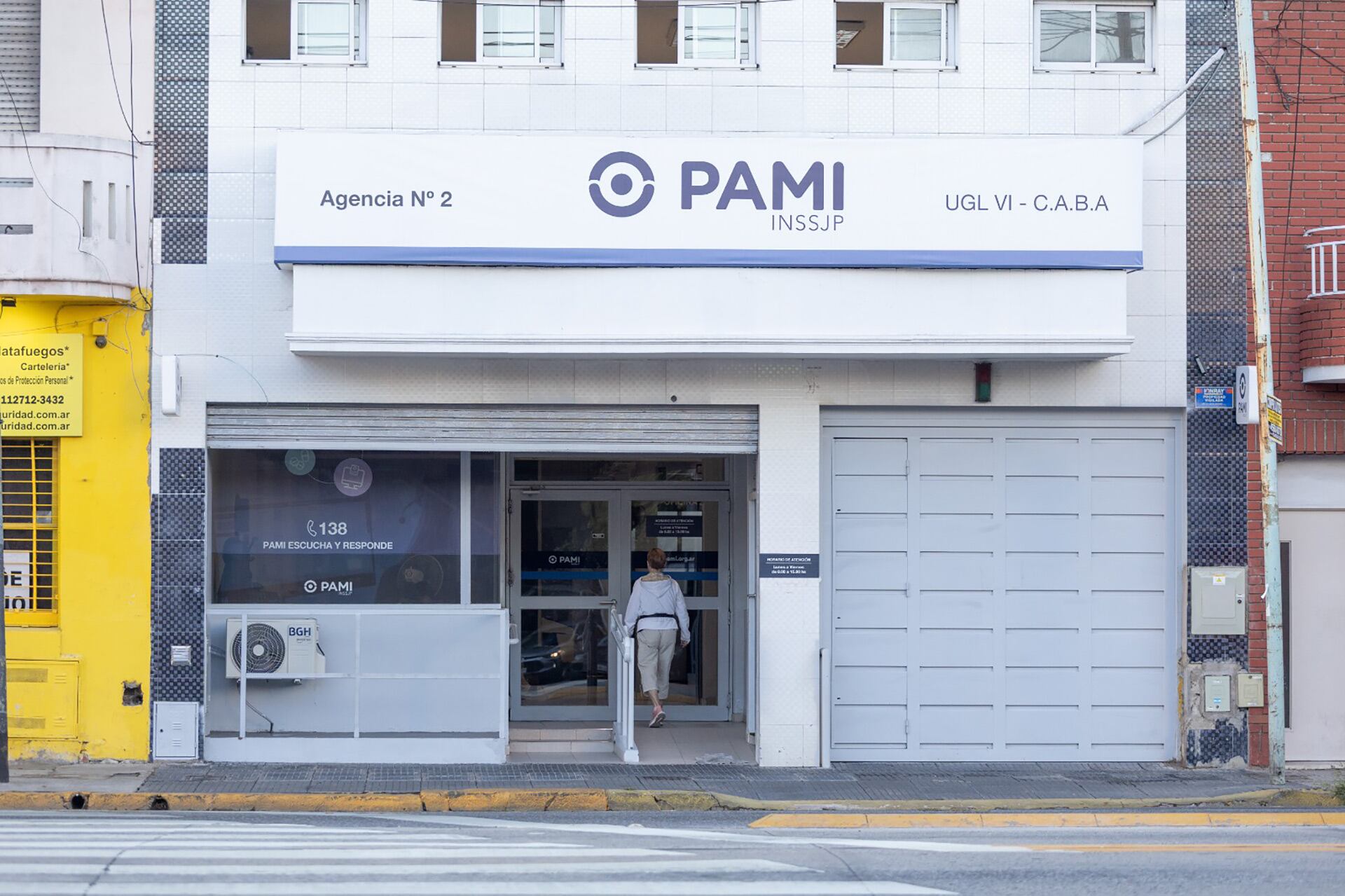 La caída del 45% en las tasas de natalidad y el aumento de la expectativa de vida motivan la revisión de la estructura del PAMI, según el ministro.