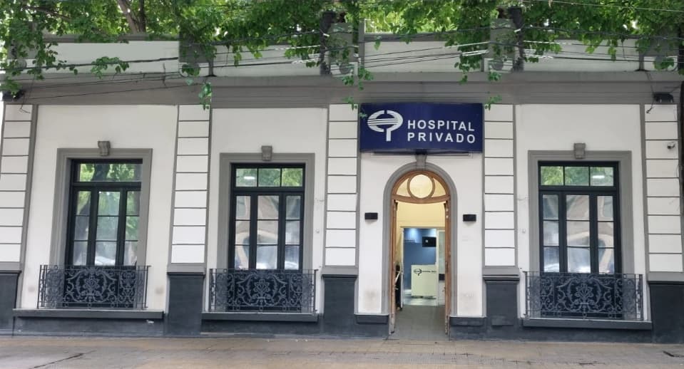 La alerta sanitaria se activó a partir de pacientes que habían sido intervenidos en el Hospital Privado de Mendoza.
