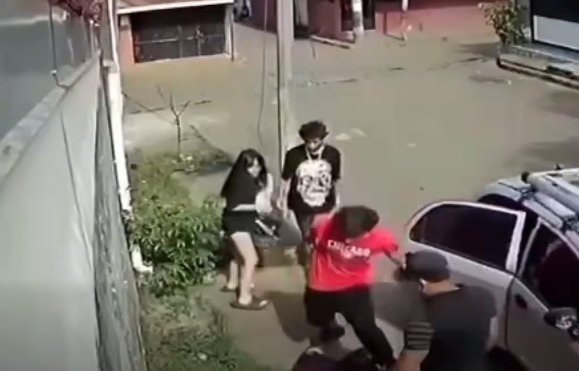 La Policía Nacional de Nicaragua capturó en Managua a un adolescente de 17 años acusado de agredir a otro menor en la vía pública. (Cortesía: Redes sociales)