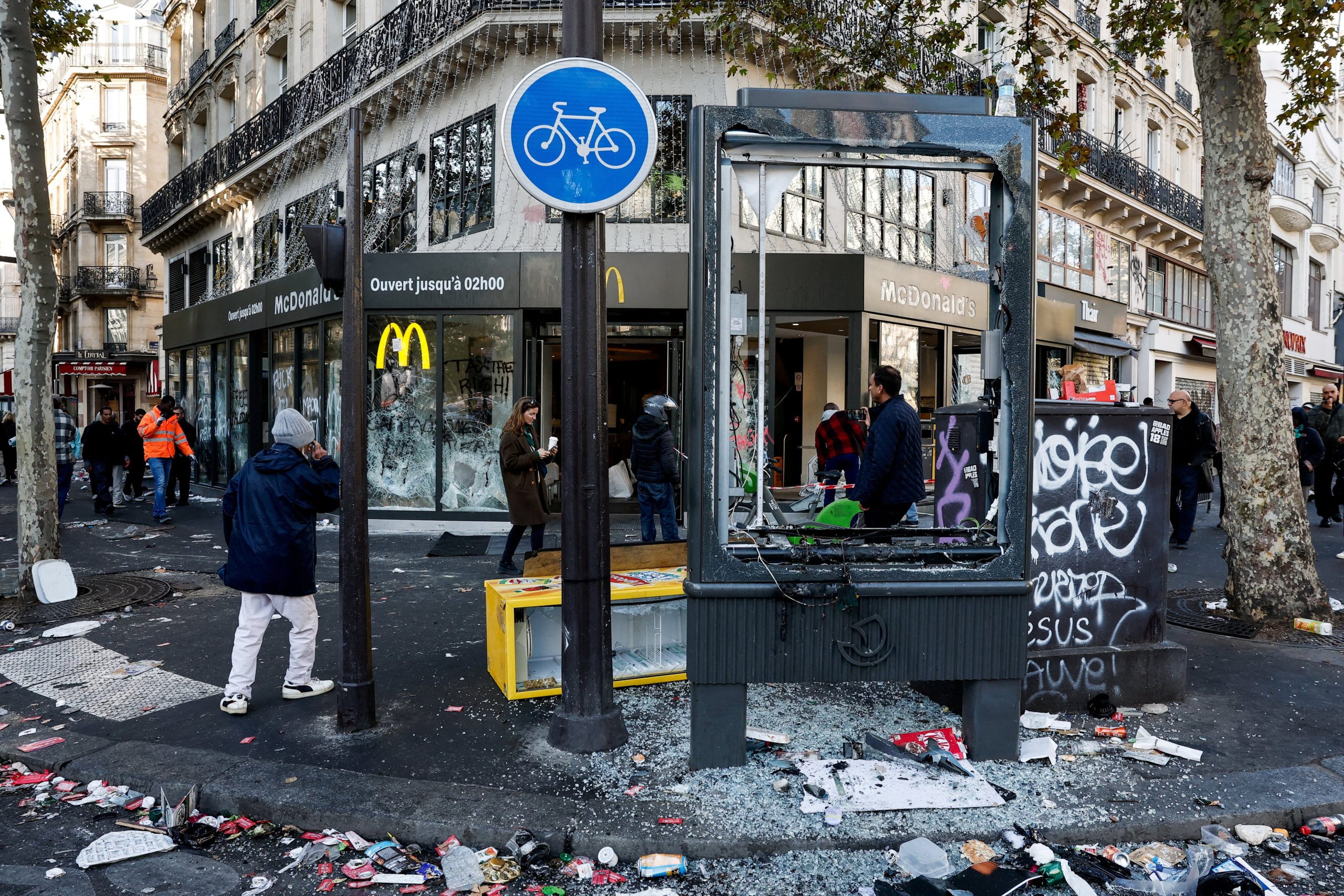 Polarización, desconfianza y malestar social: las claves del desgaste de las democracias