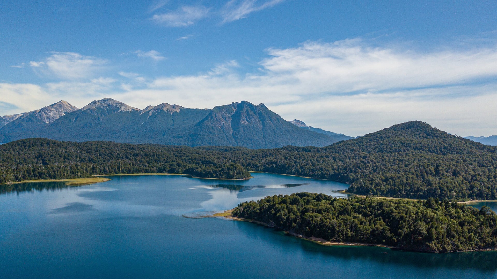 Polémica entre Alan Faena y ambientalistas de Bariloche por el hotel de Perón