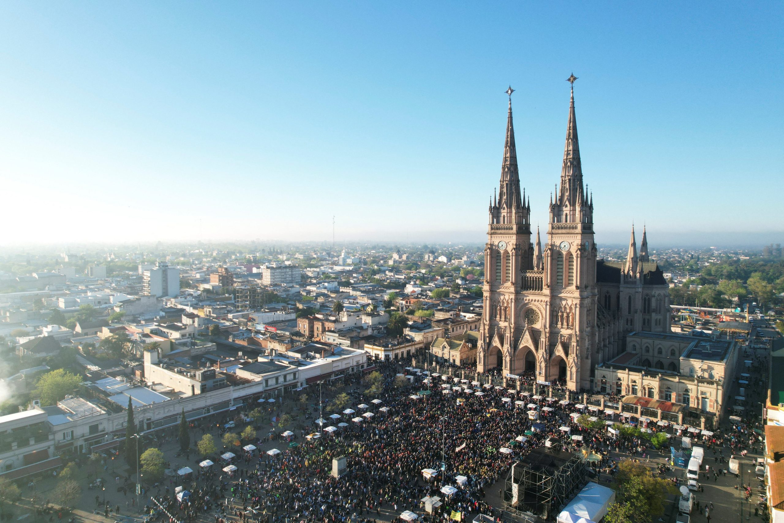 “Todo sigue en pie, vamos para adelante”: el arzobispo de Luján ratificó el viaje del Papa León a la Argentina
